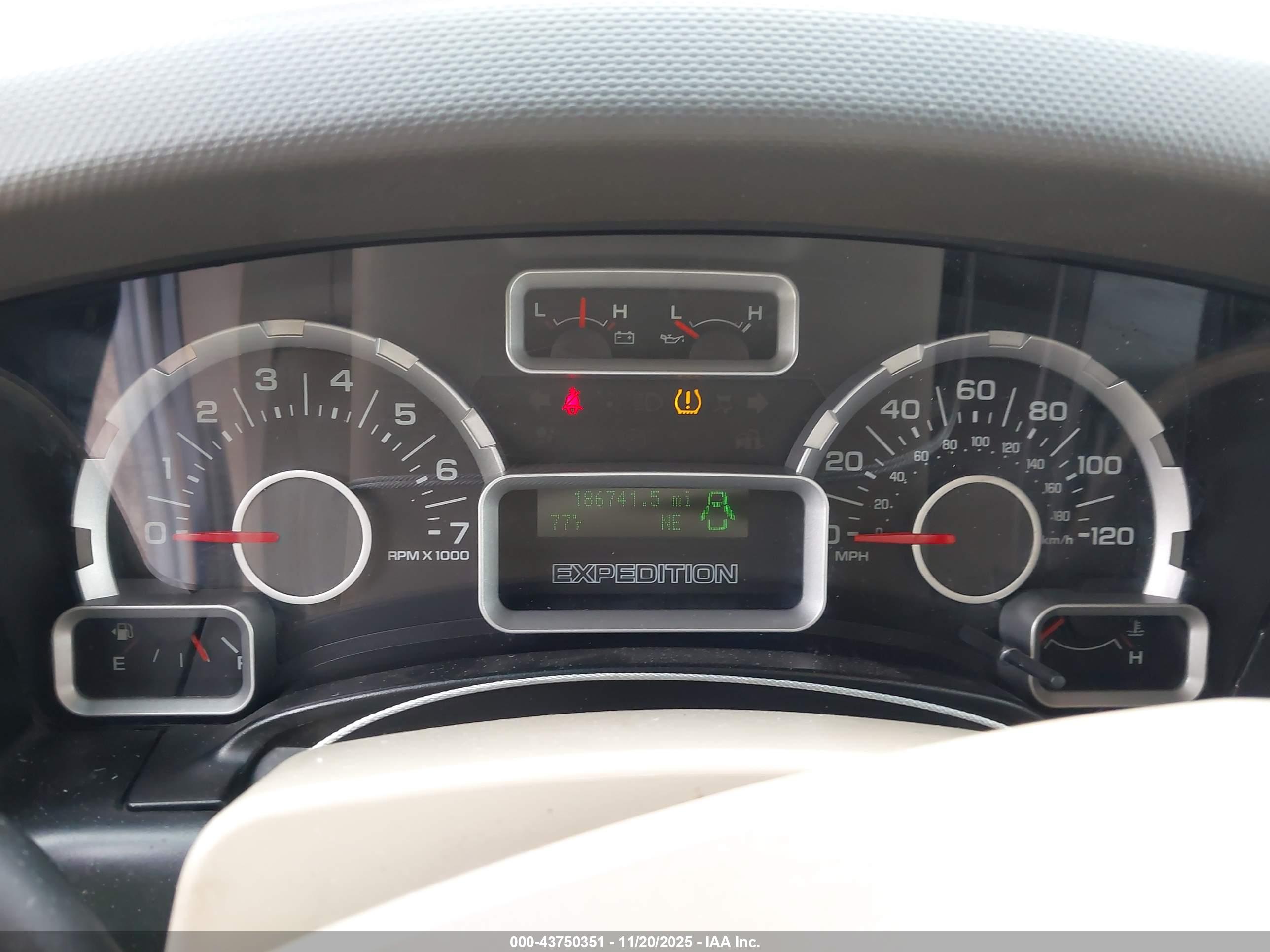 FORD EXPEDITION image 7