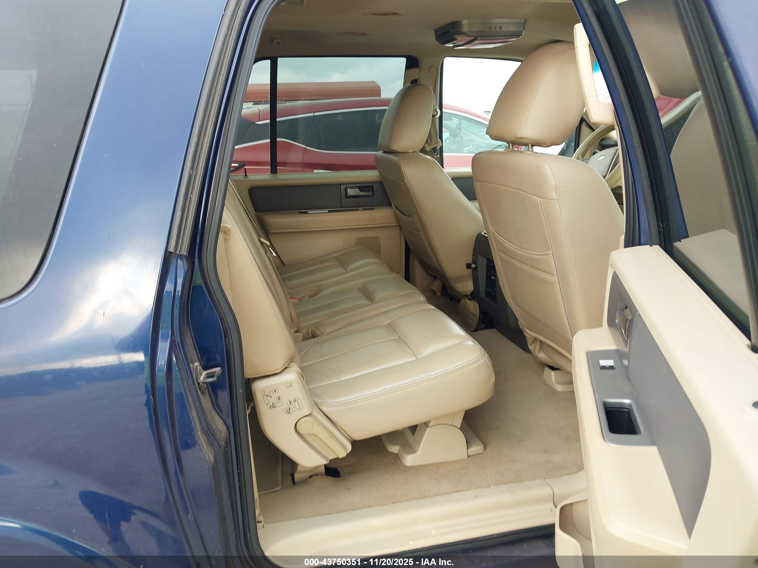 FORD EXPEDITION image 8