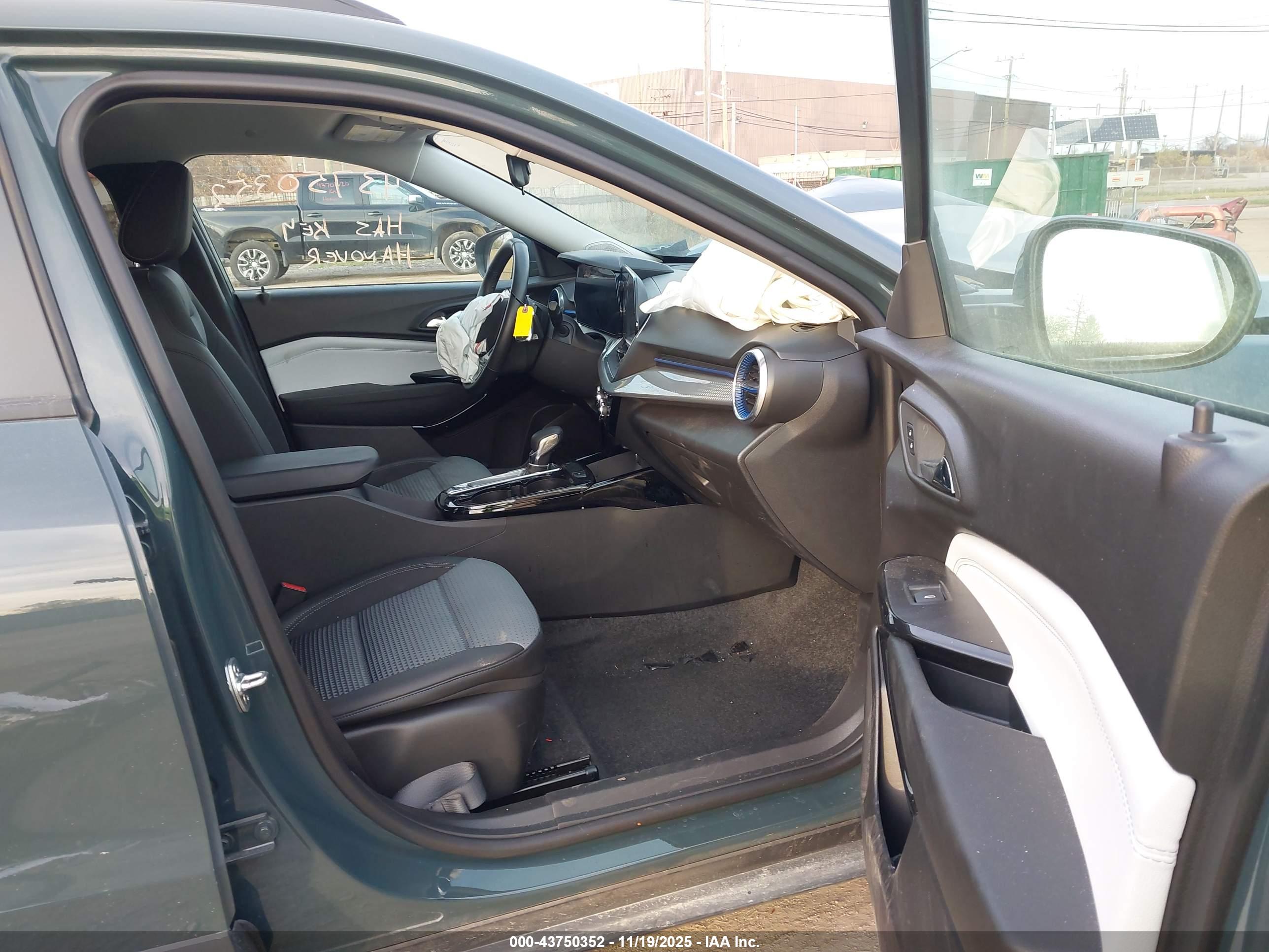 CHEVROLET TRAX image 5