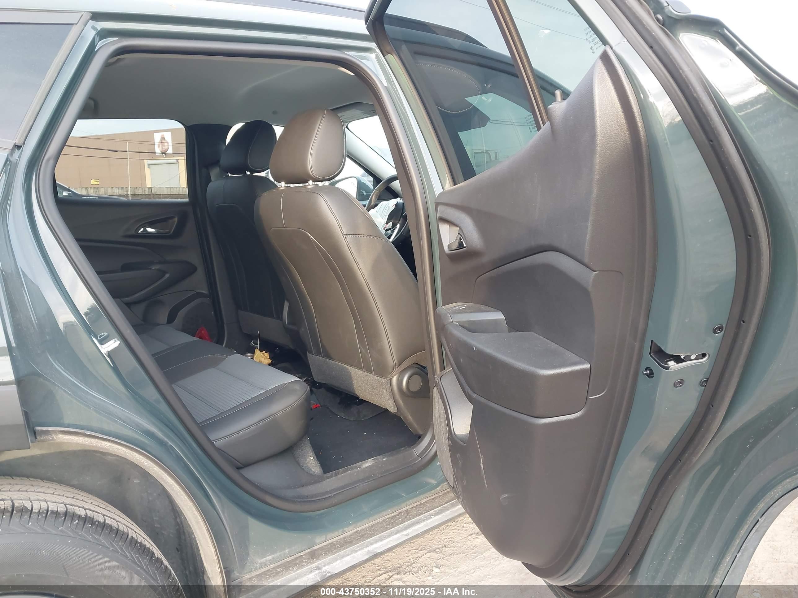 CHEVROLET TRAX image 8