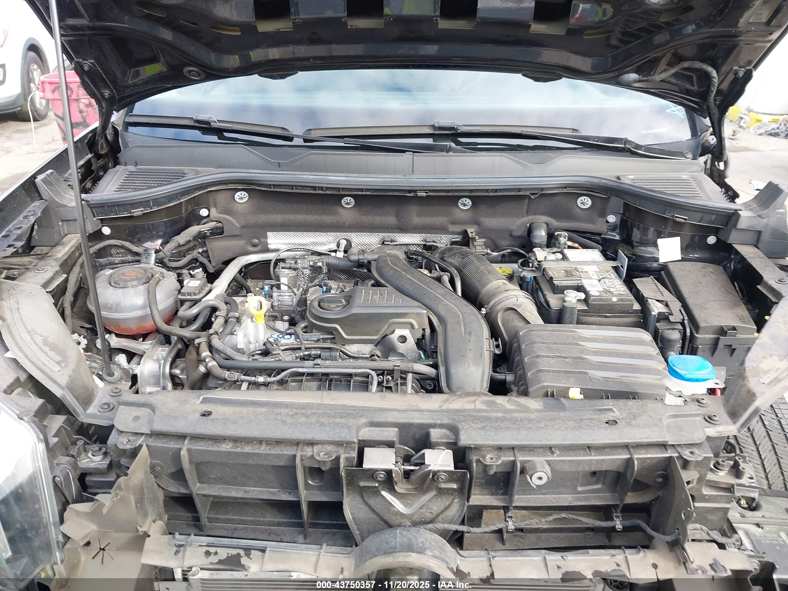 VOLKSWAGEN TAOS image 10