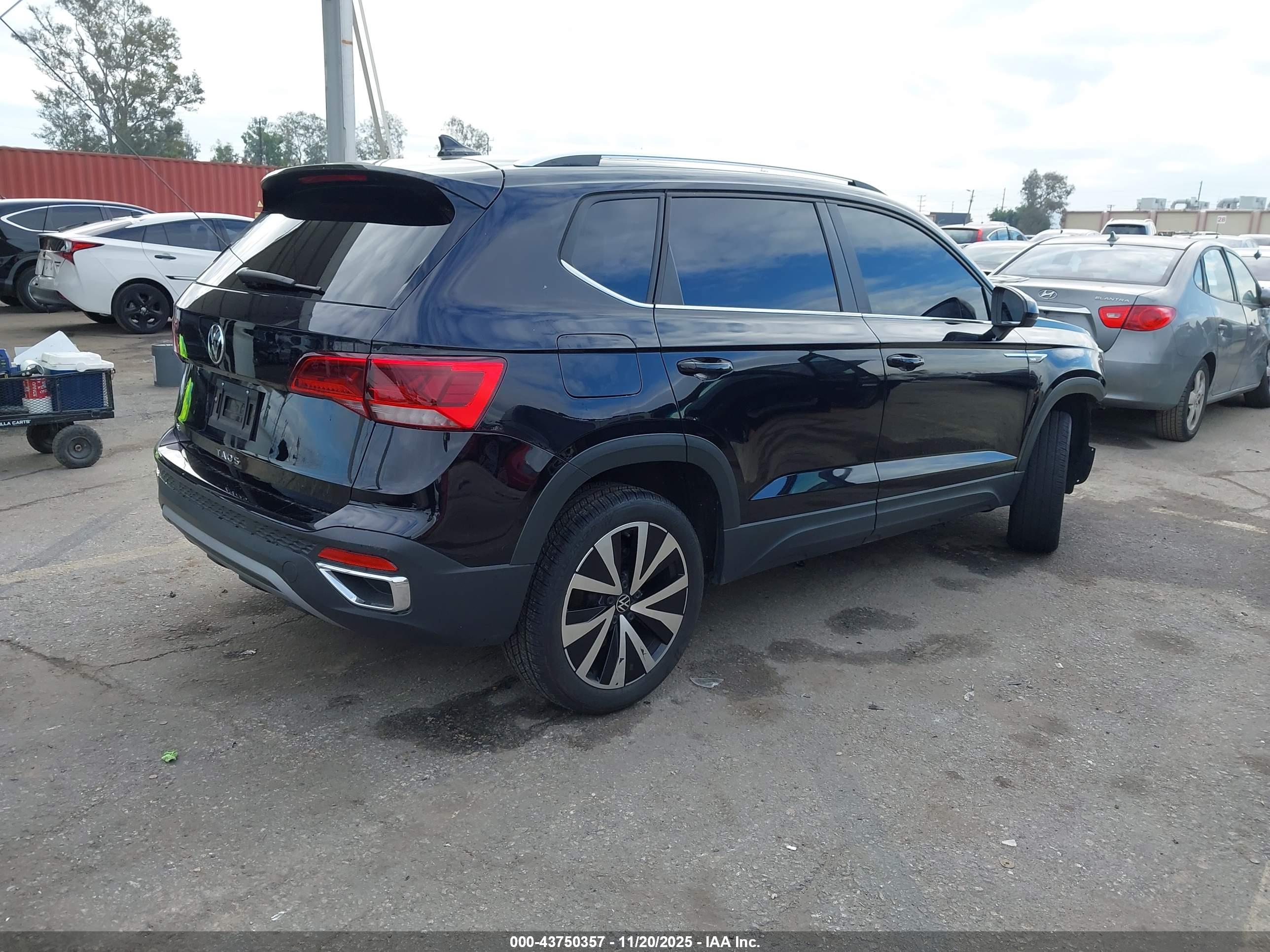 VOLKSWAGEN TAOS image 4