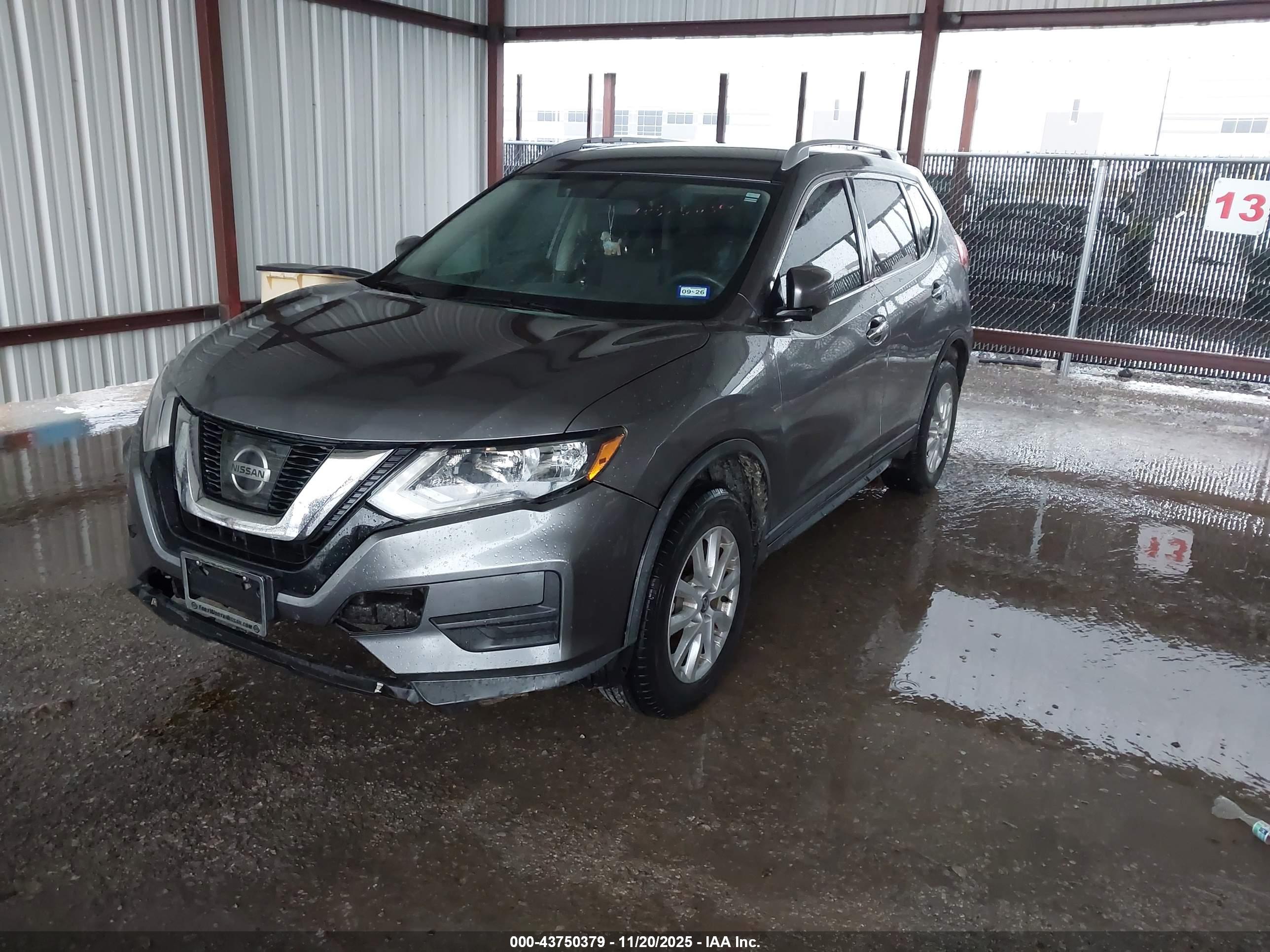 NISSAN ROGUE image 2