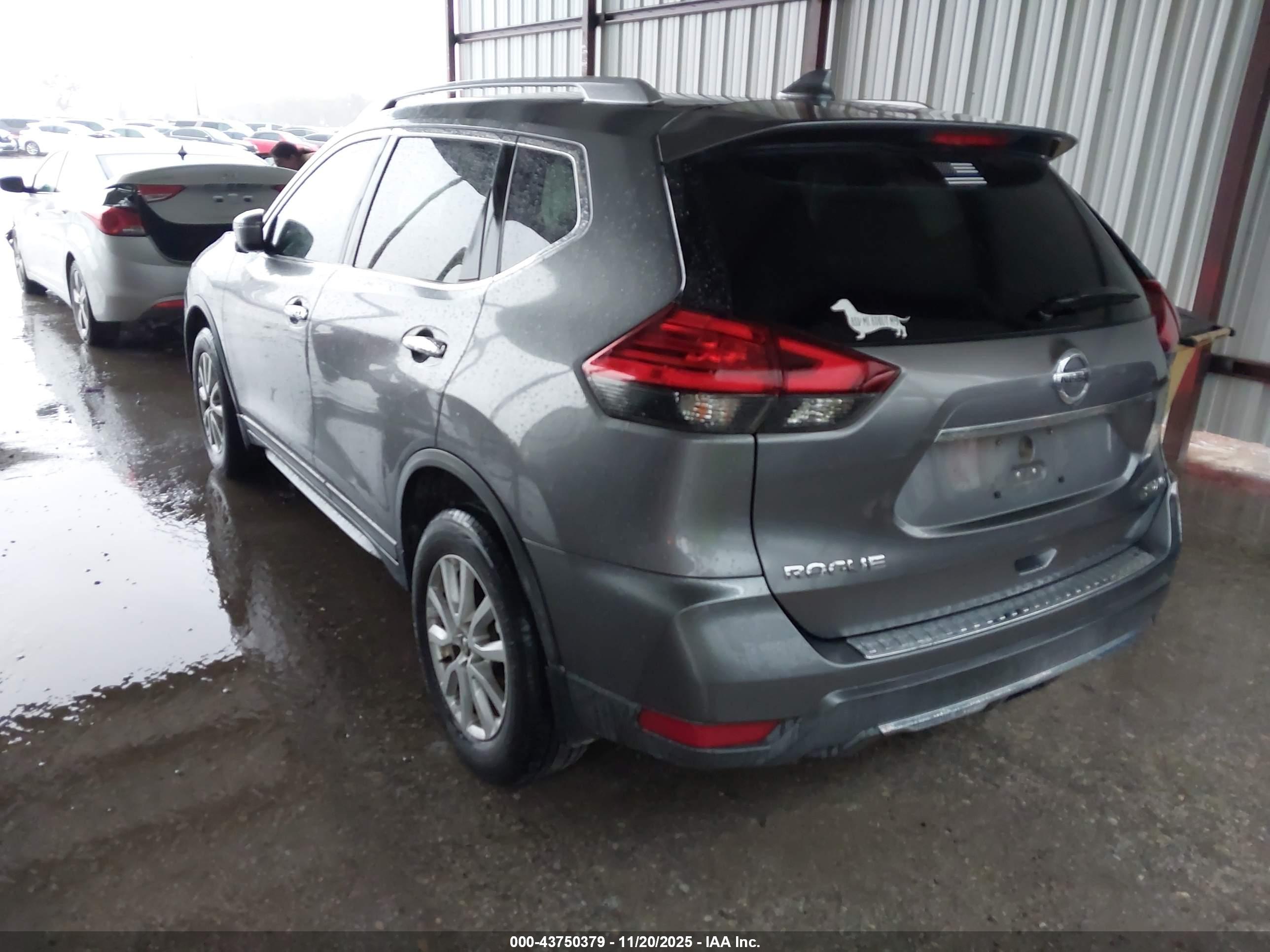NISSAN ROGUE image 3