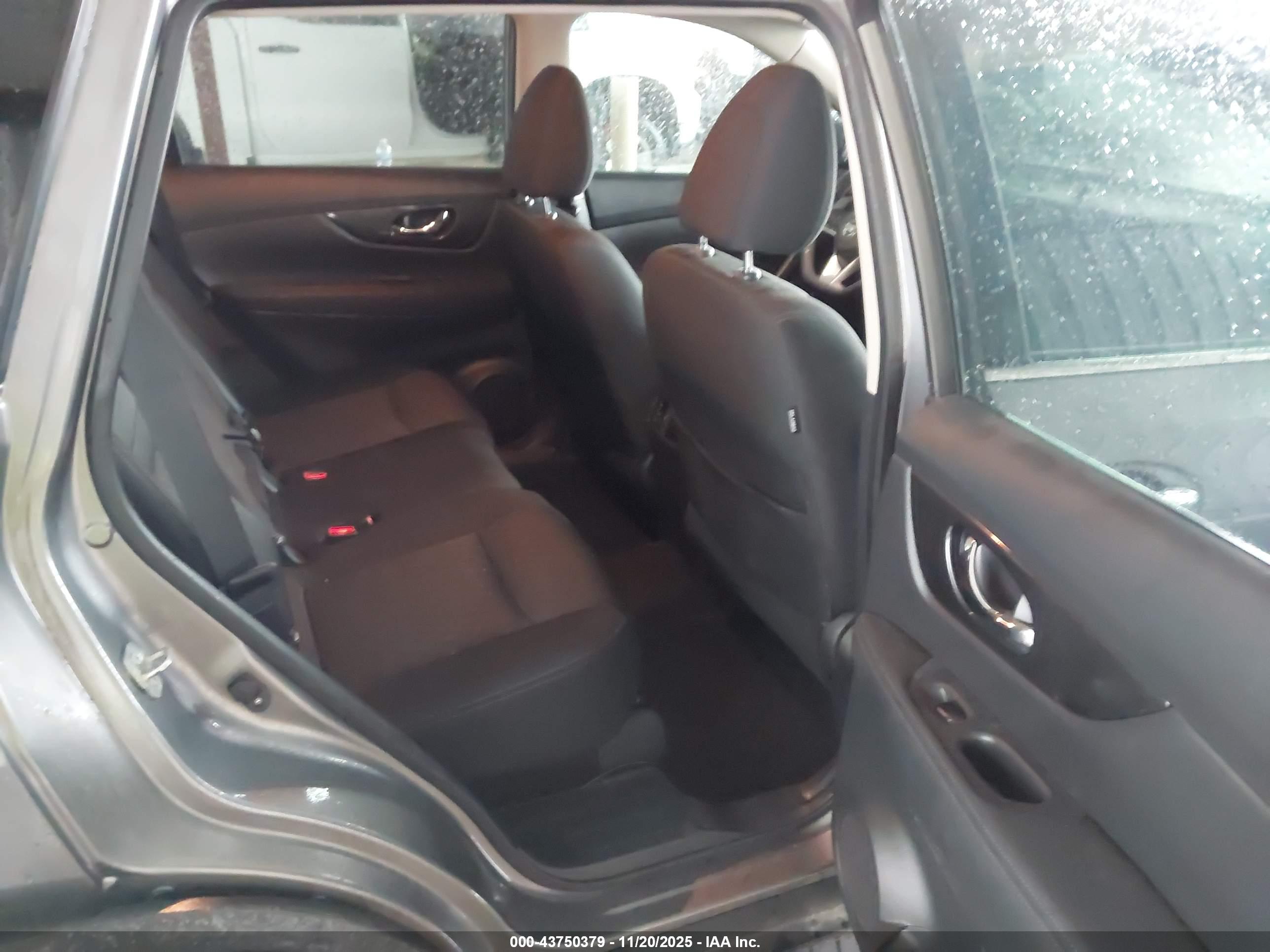 NISSAN ROGUE image 8