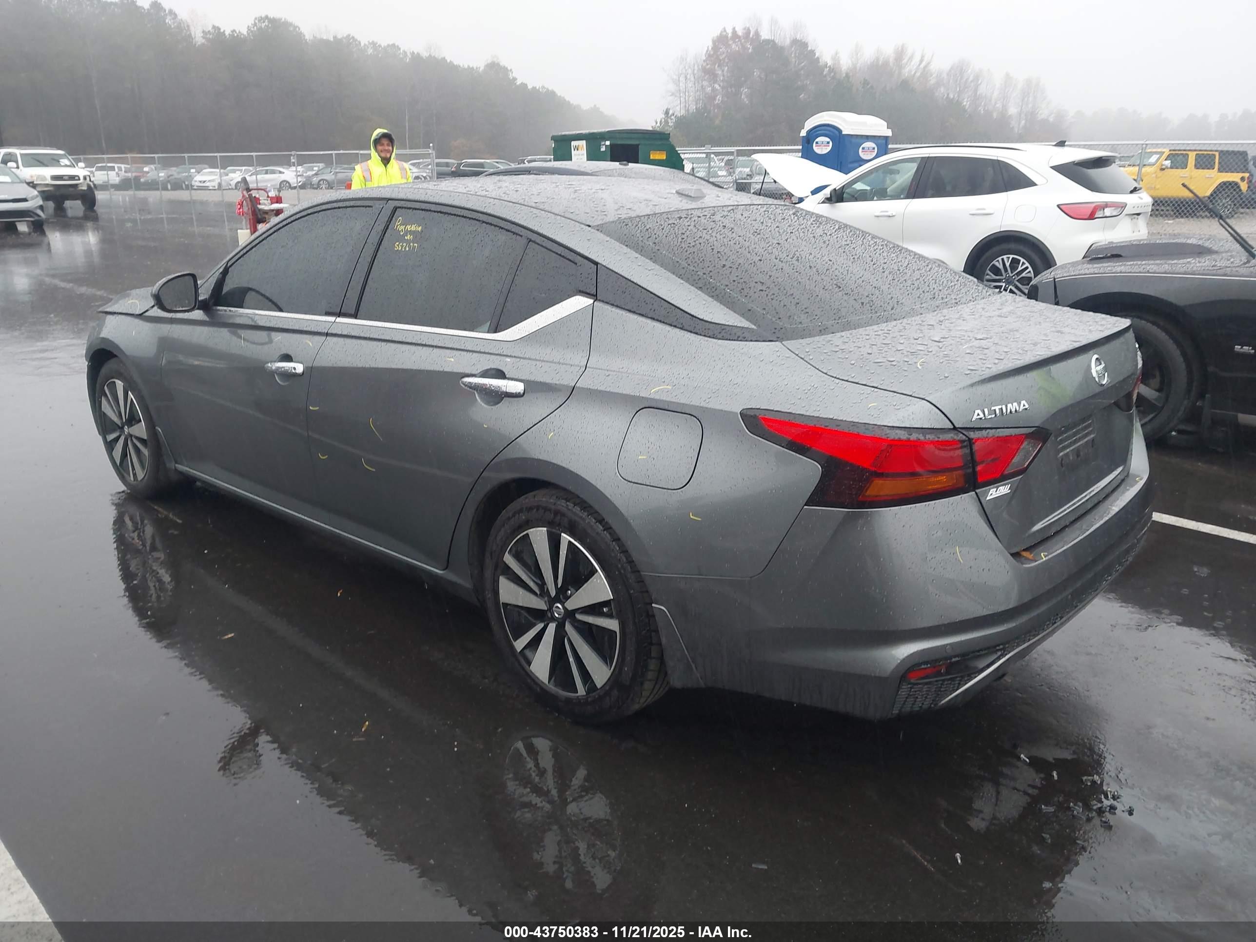 NISSAN ALTIMA image 3
