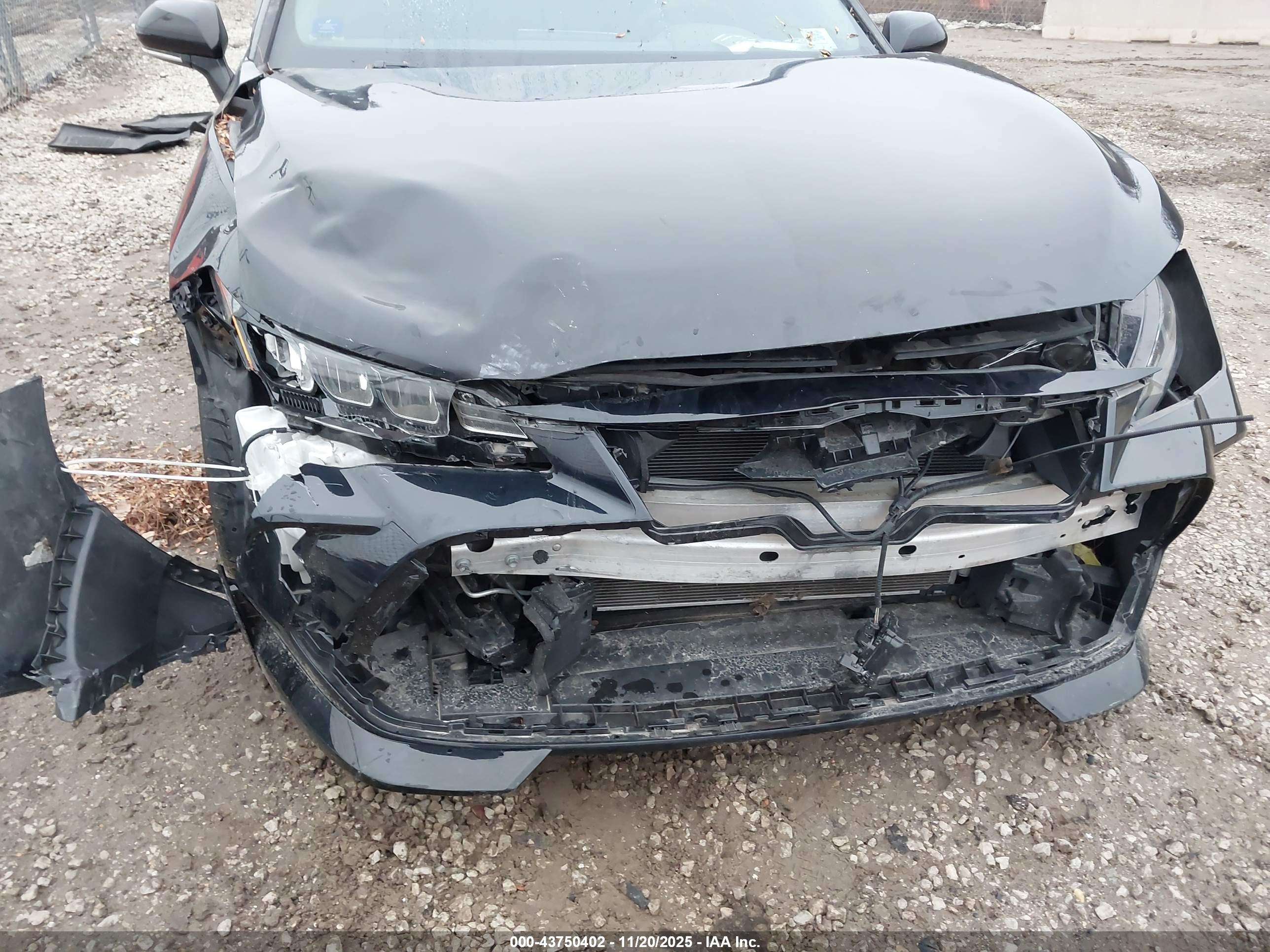 TOYOTA AVALON image 6