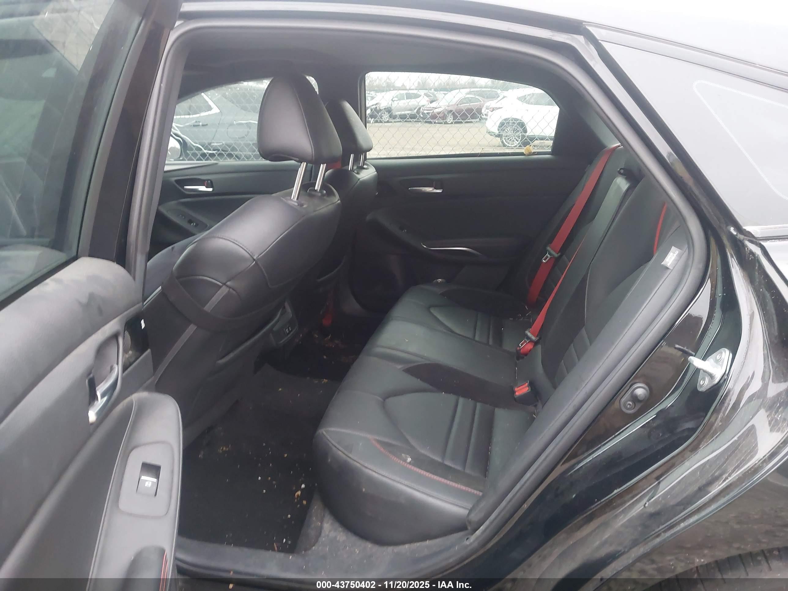 TOYOTA AVALON image 8