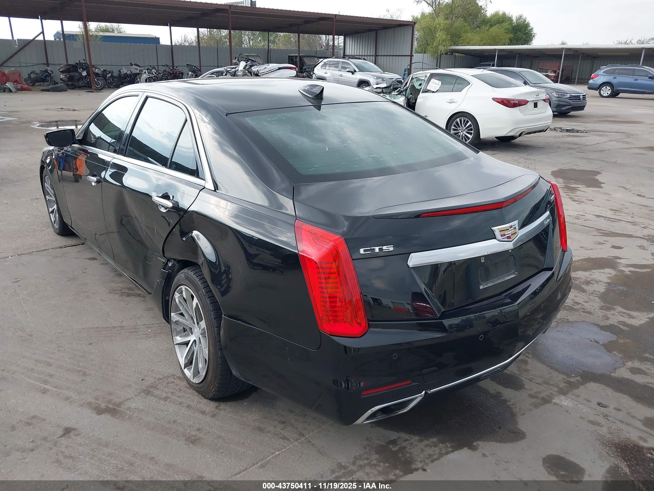 CADILLAC CTS image 3