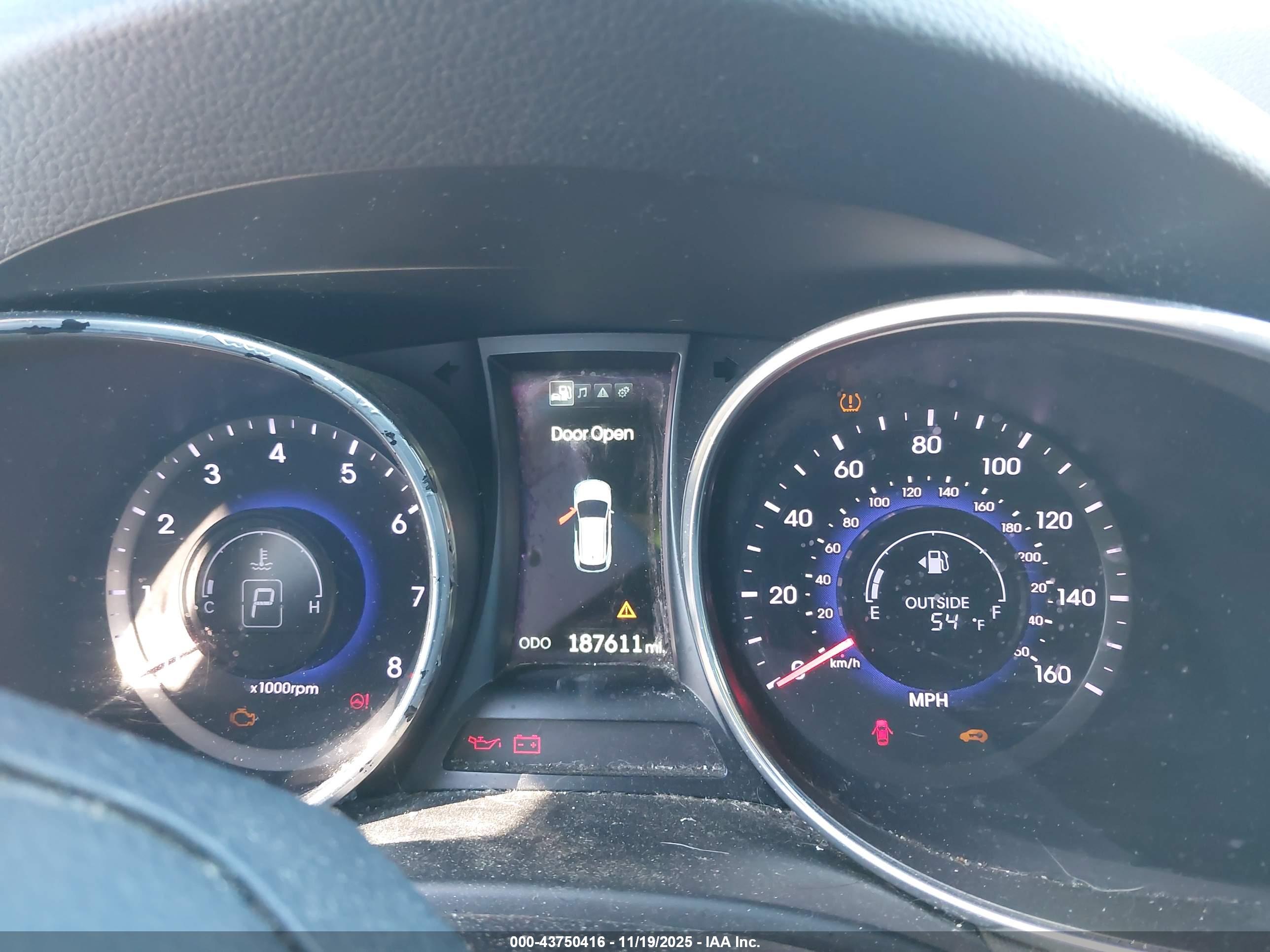 HYUNDAI SANTA image 7