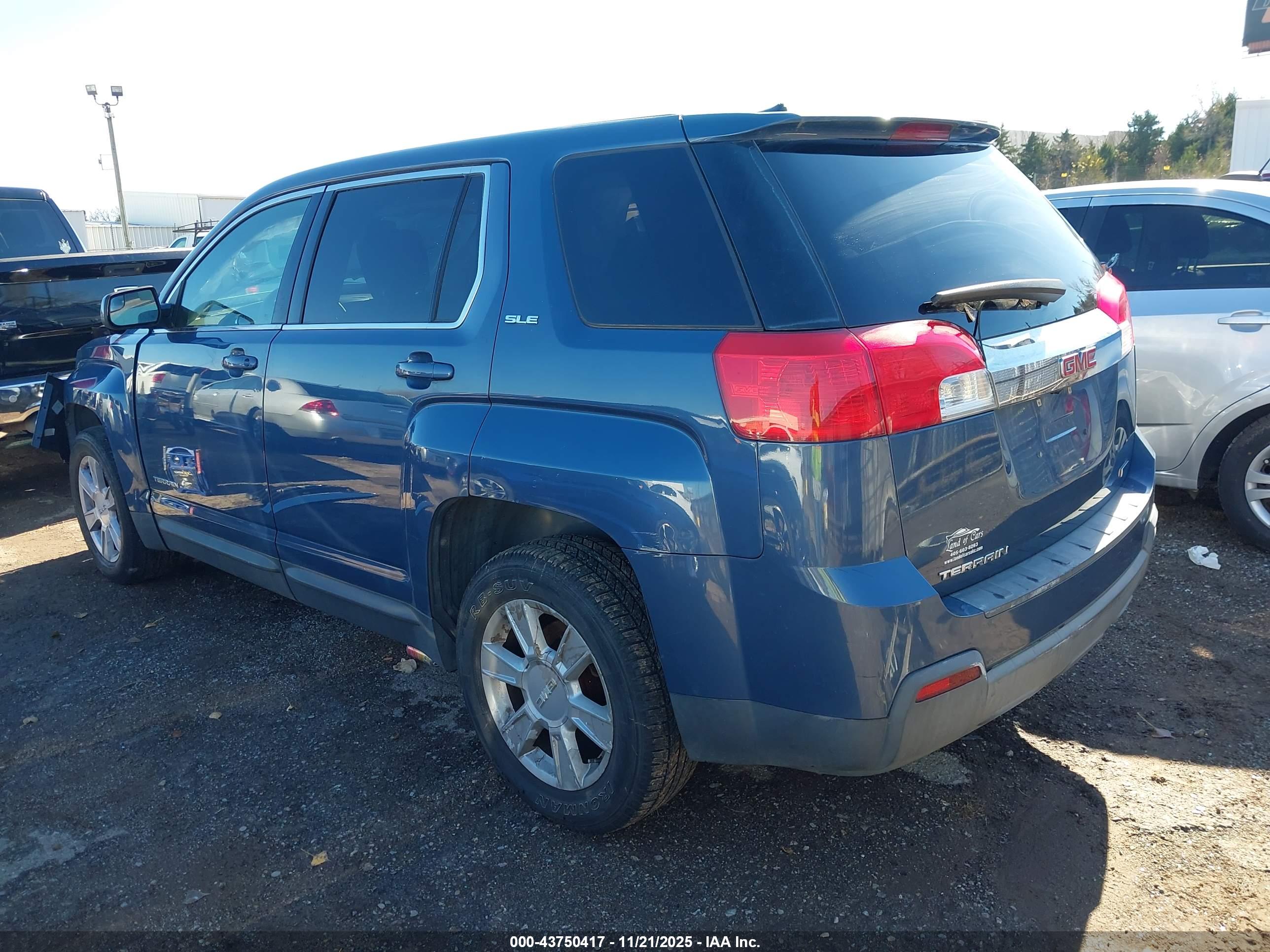 GMC TERRAIN image 3