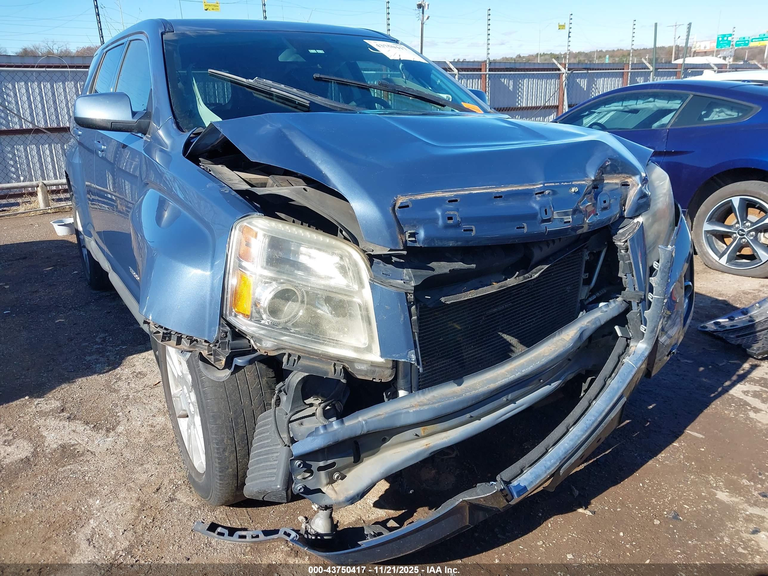 GMC TERRAIN image 6