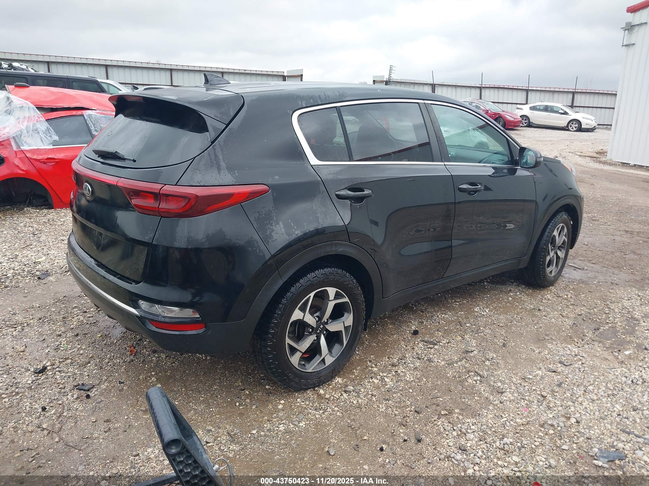 KIA SPORTAGE image 4