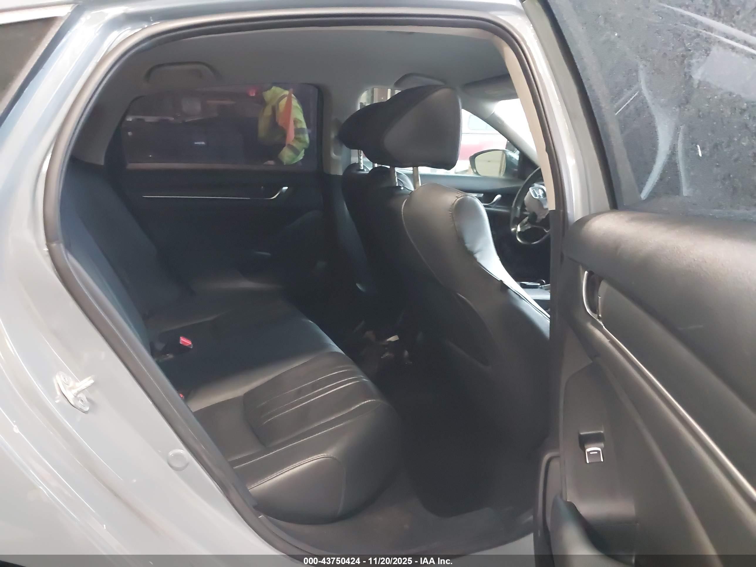 HONDA ACCORD image 8