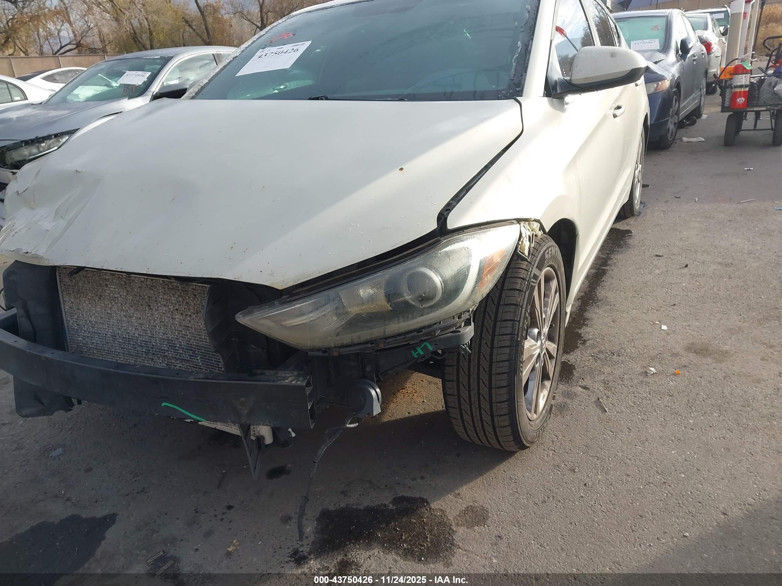 HYUNDAI ELANTRA image 6