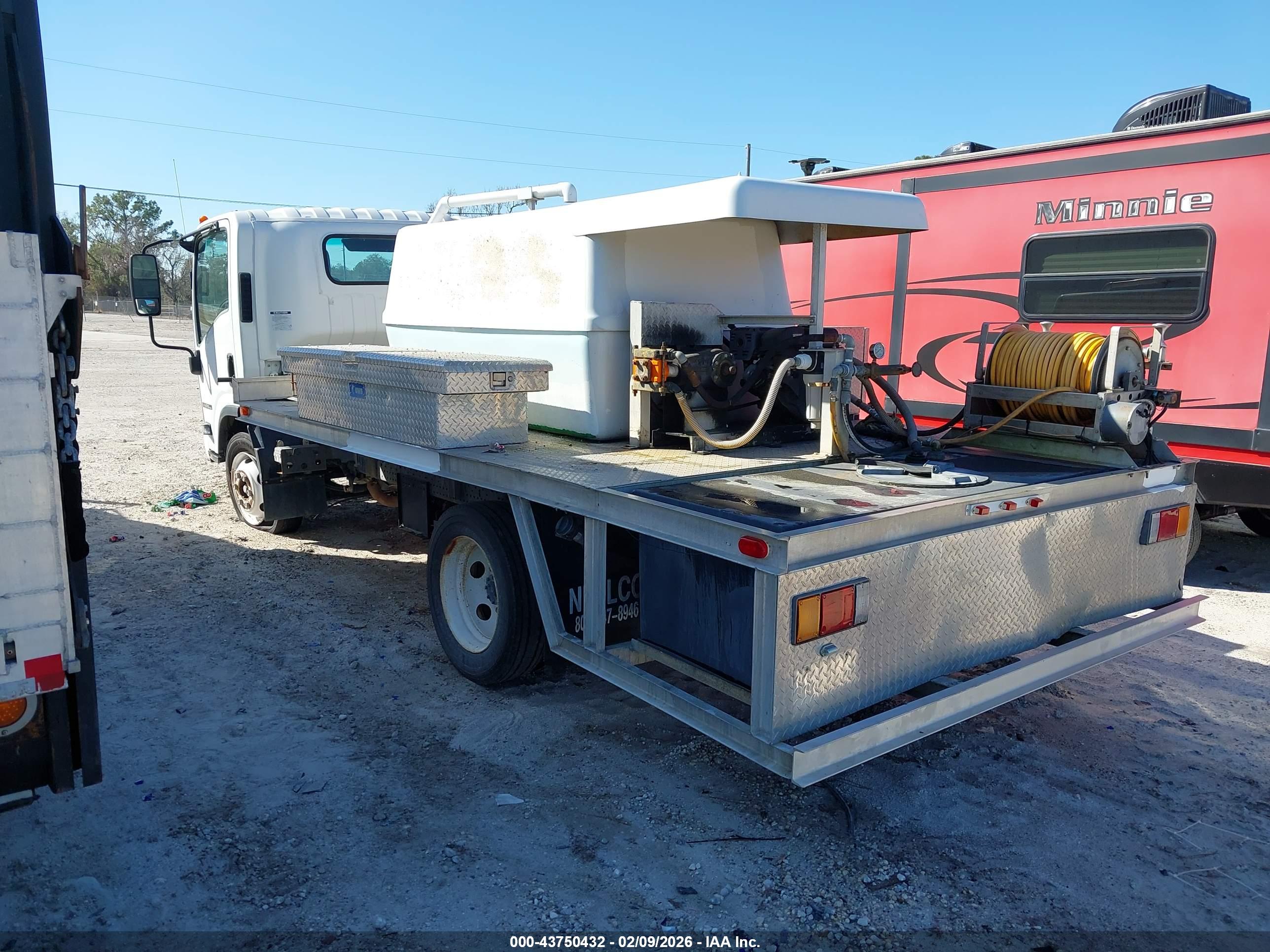 ISUZU NPR image 3