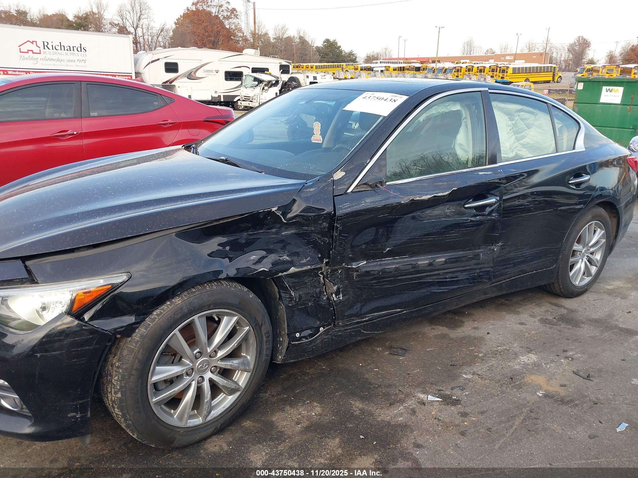 INFINITI Q50 image 6