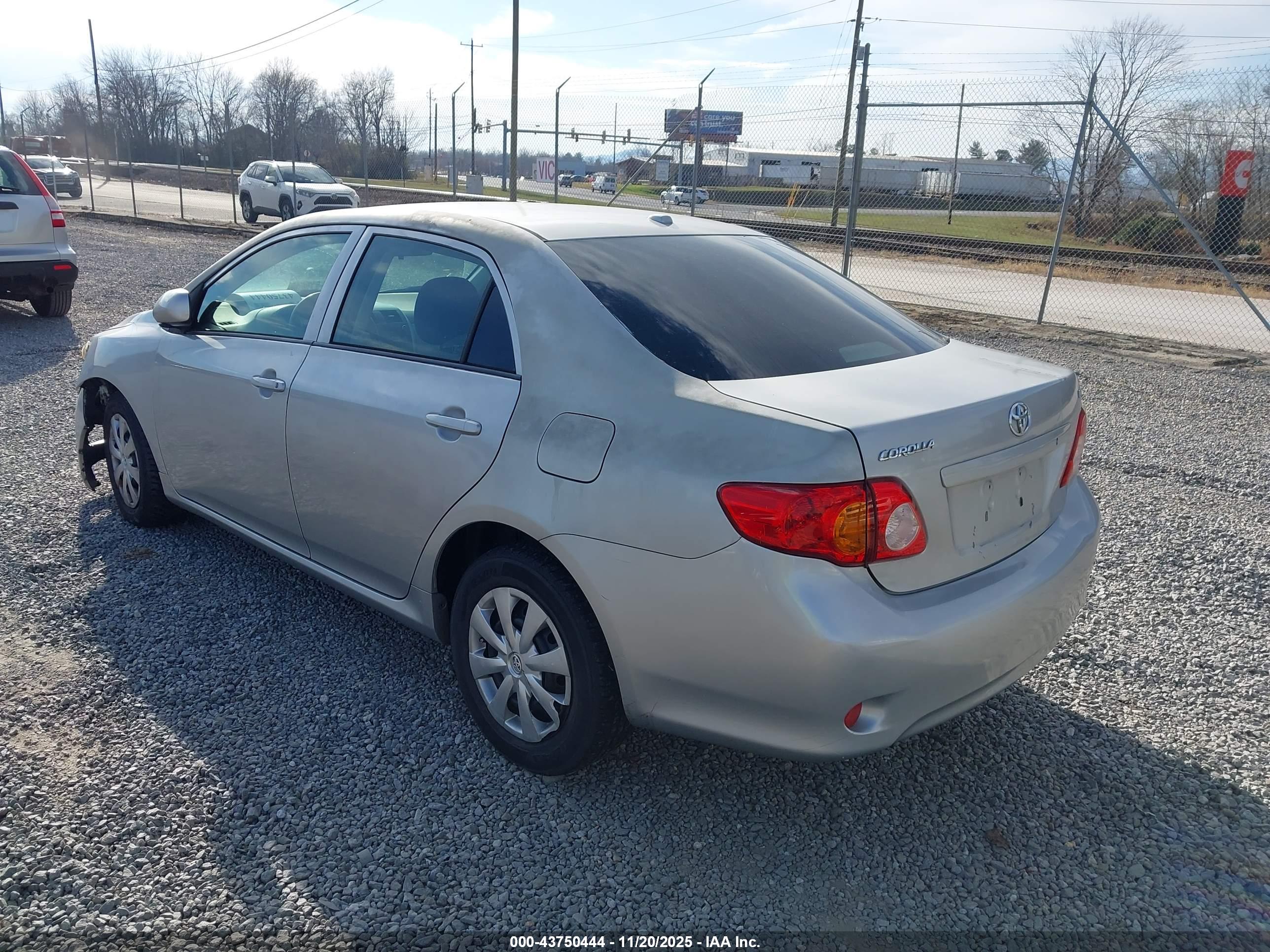 TOYOTA COROLLA image 3