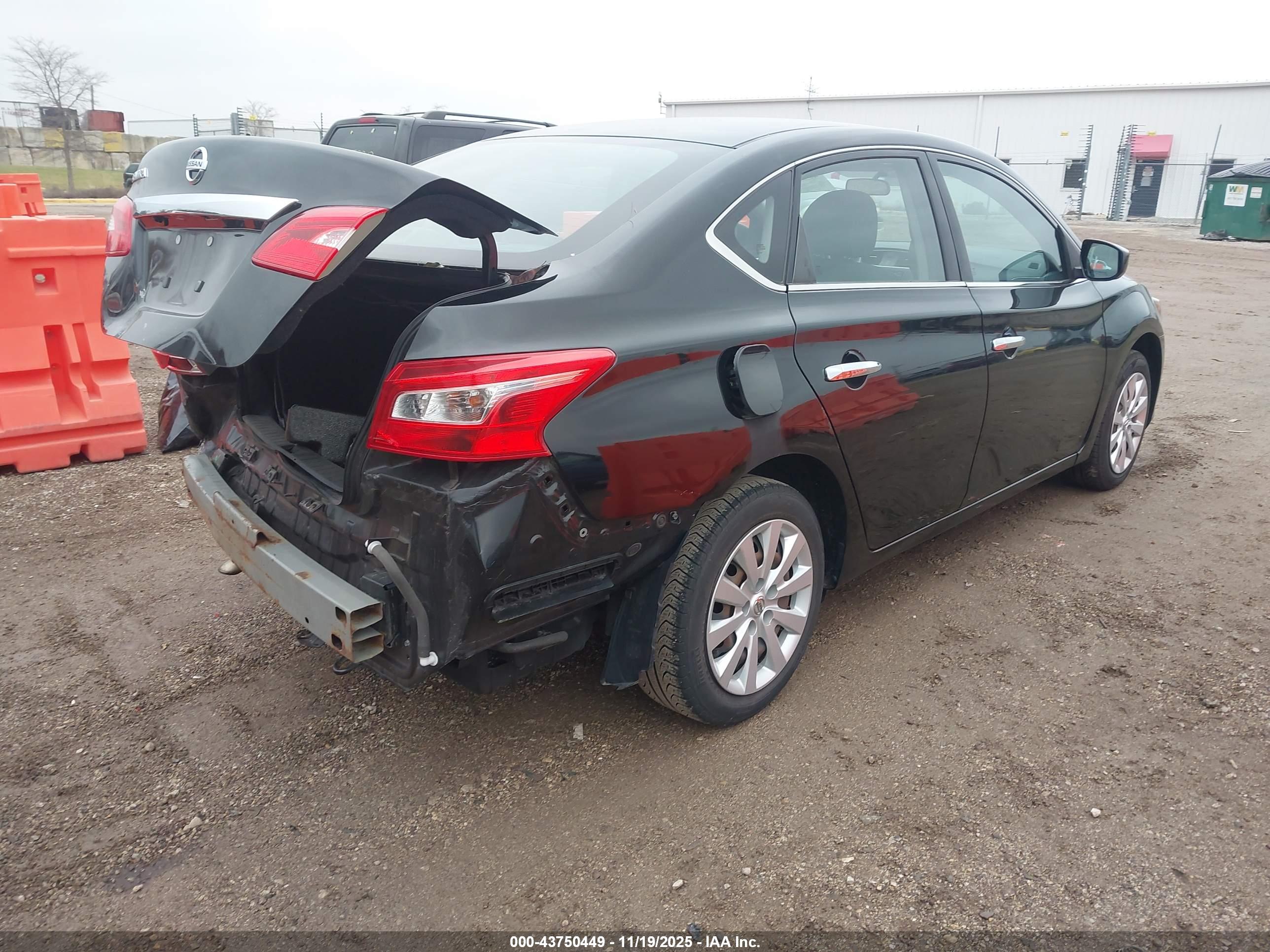NISSAN SENTRA image 4