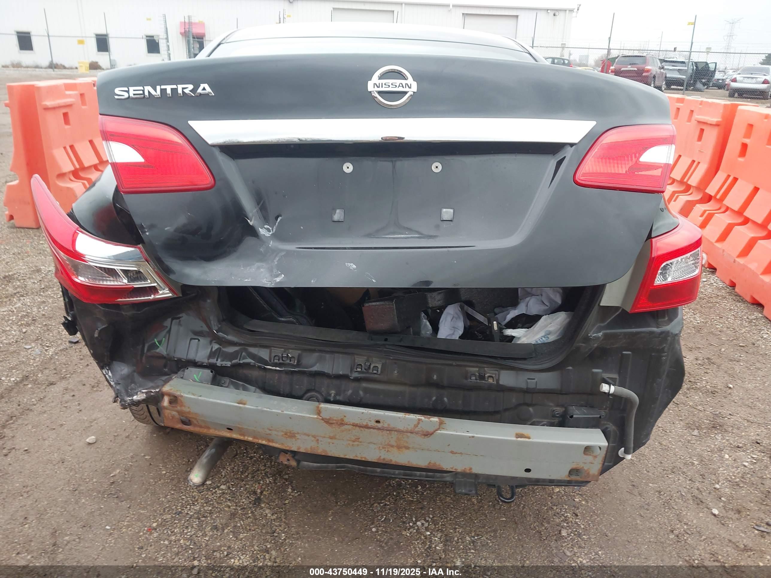 NISSAN SENTRA image 6