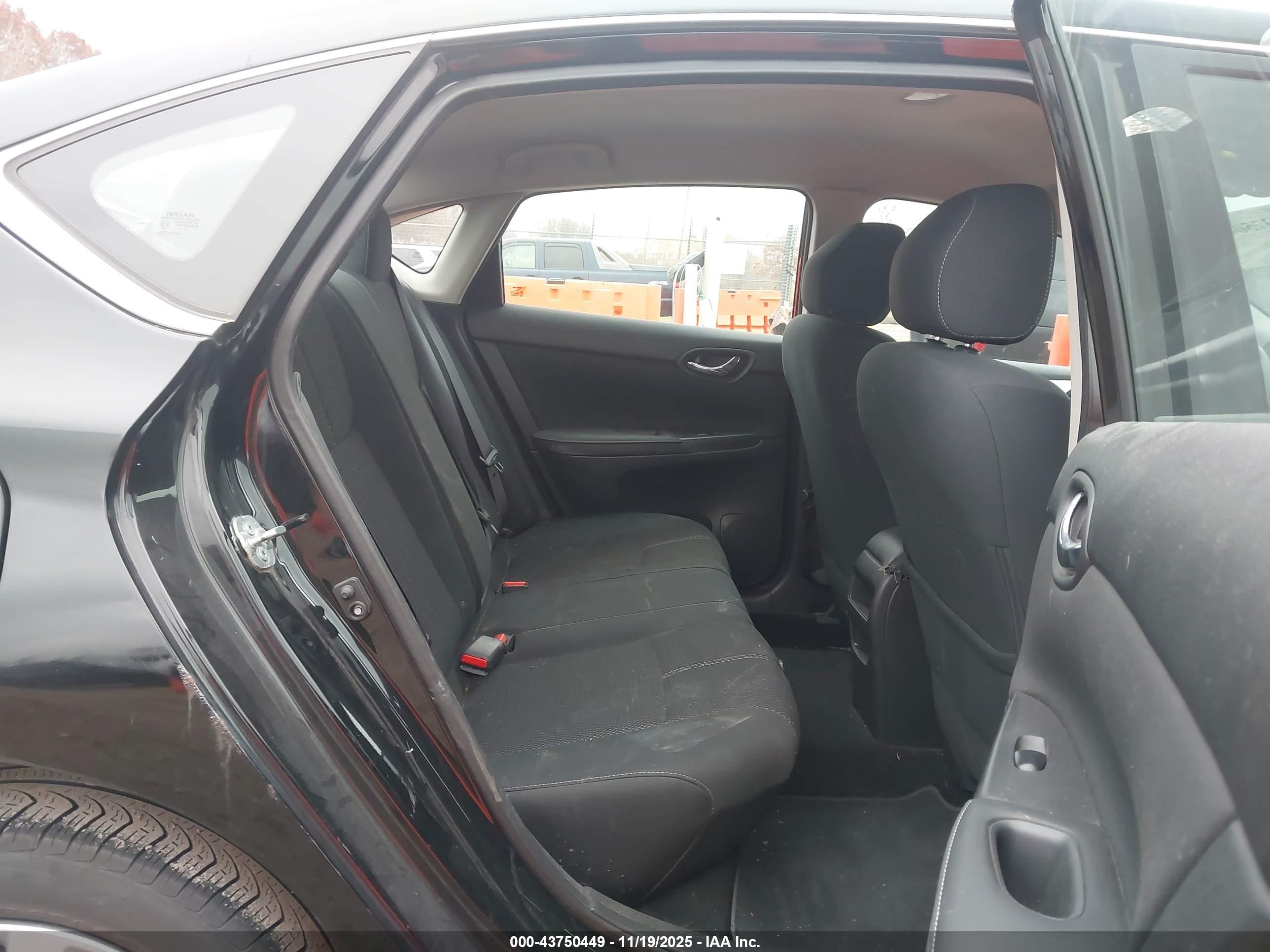 NISSAN SENTRA image 8