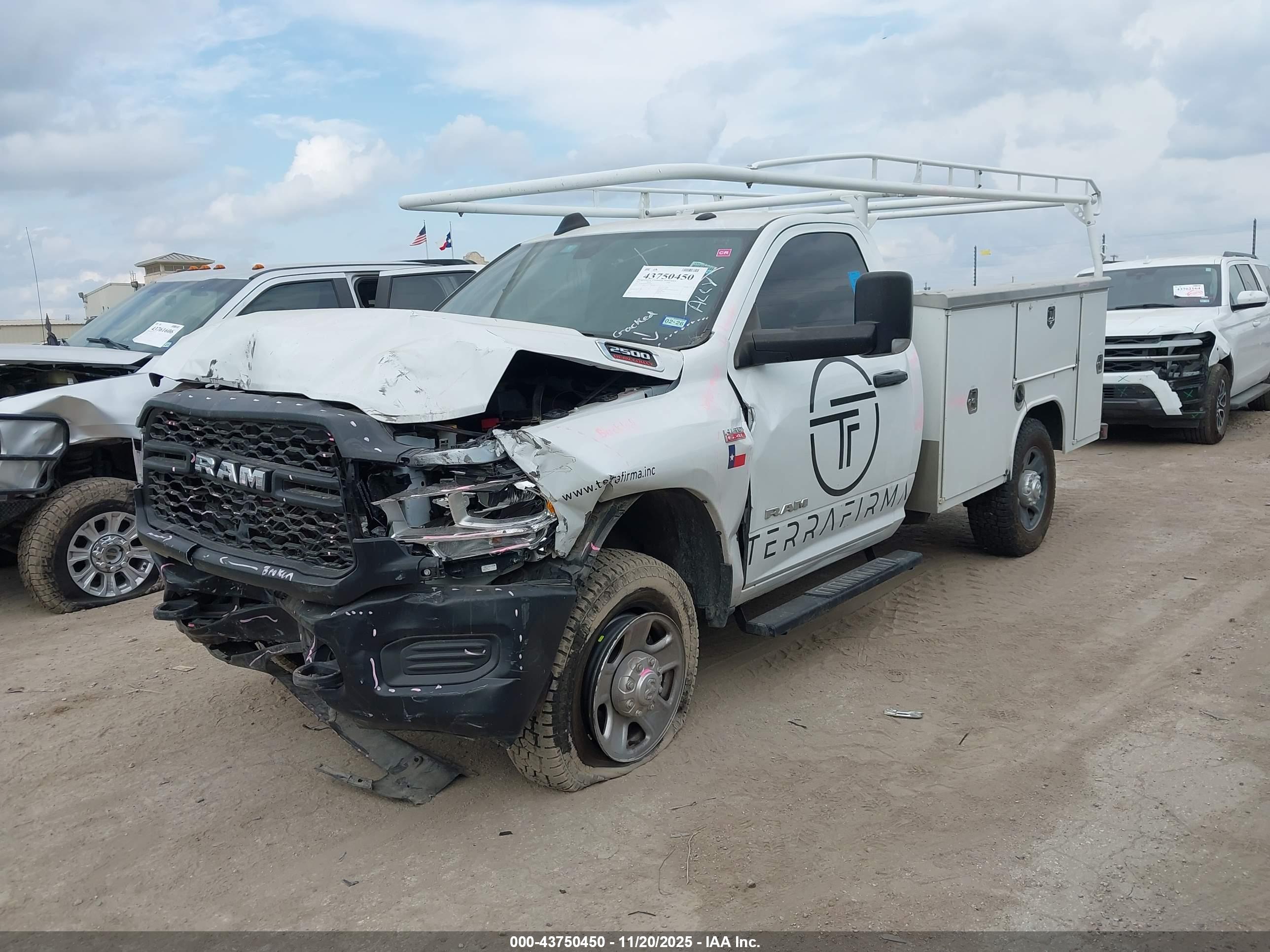 RAM 2500 image 2