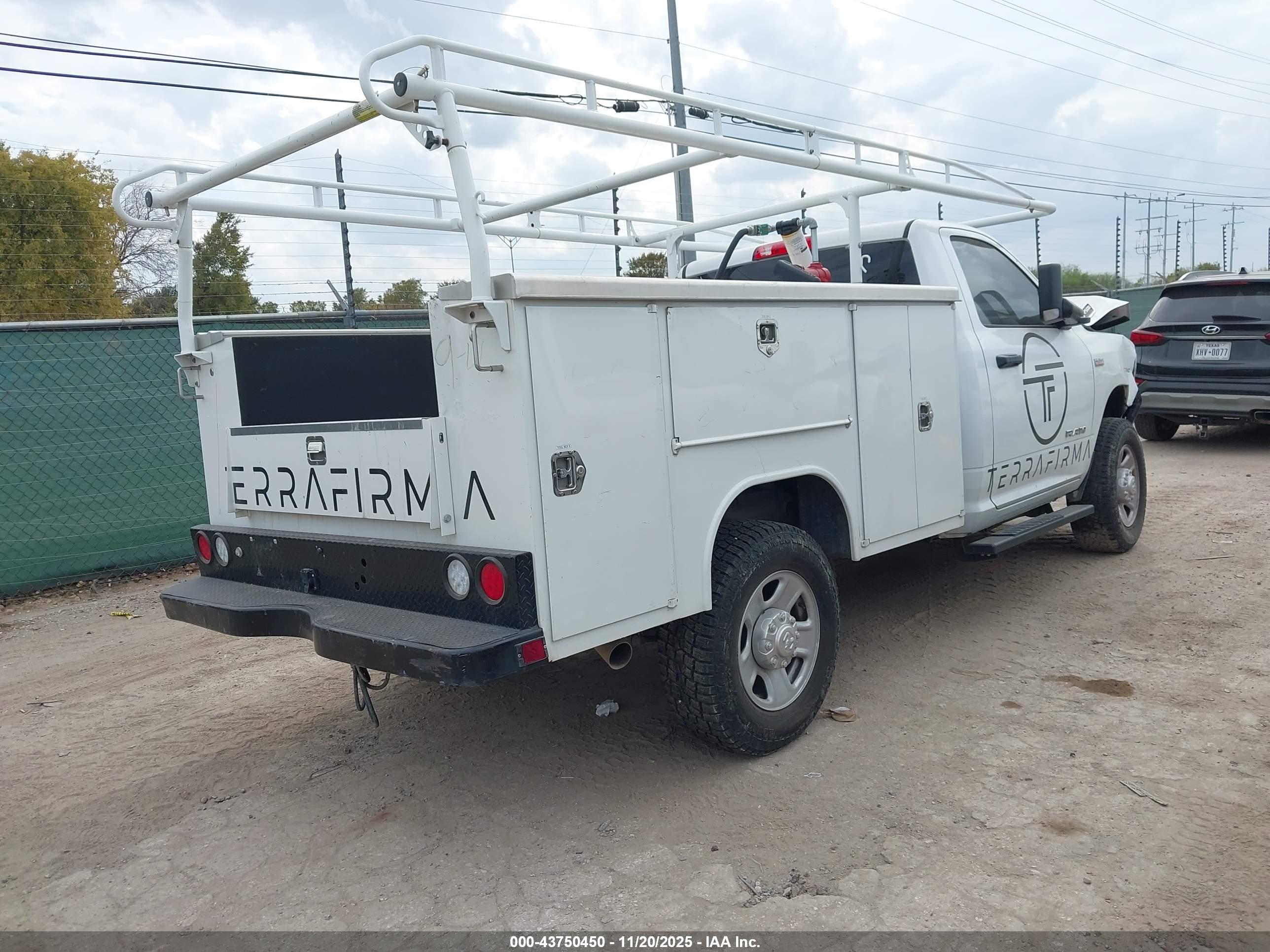 RAM 2500 image 4