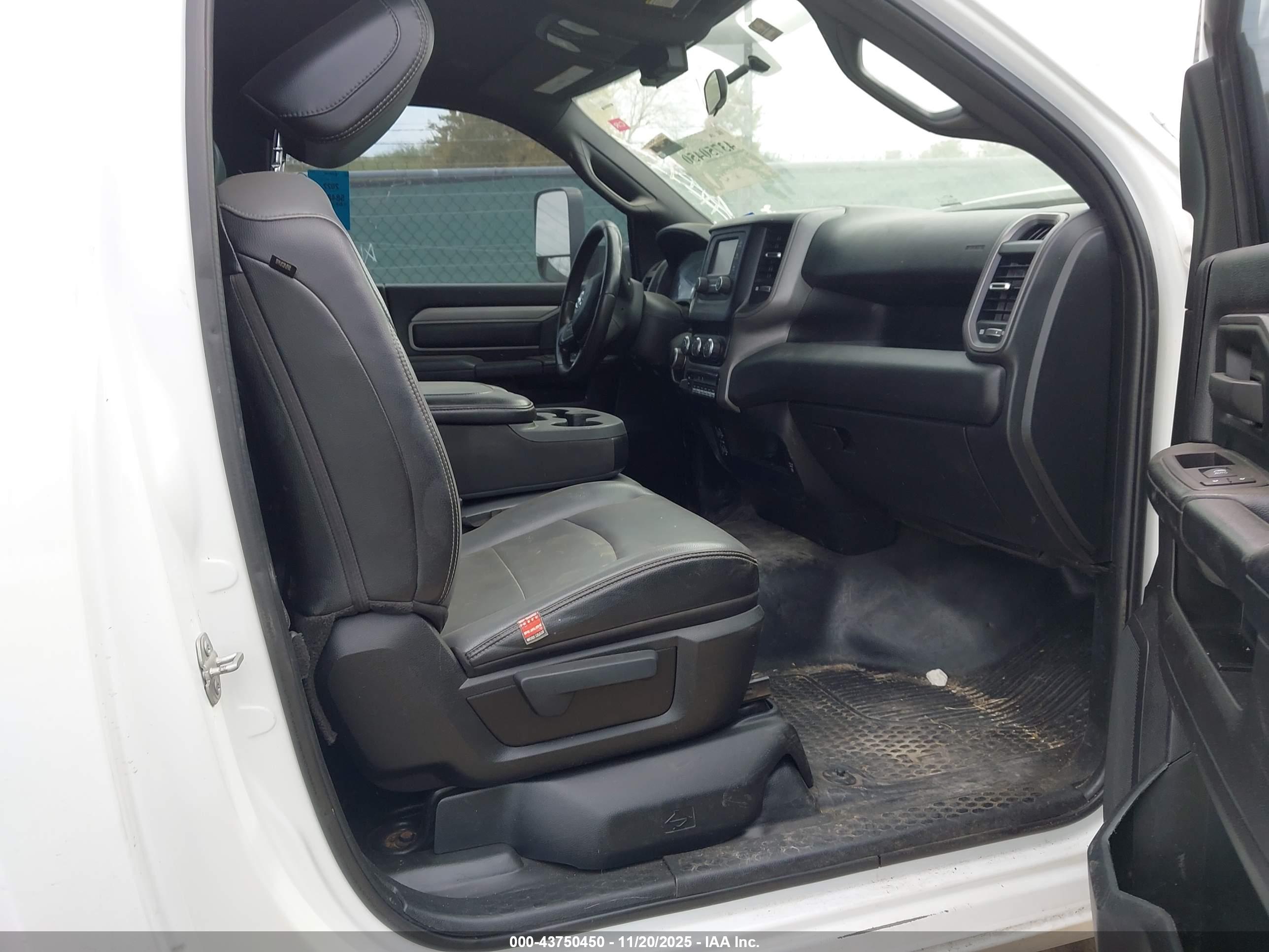 RAM 2500 image 5