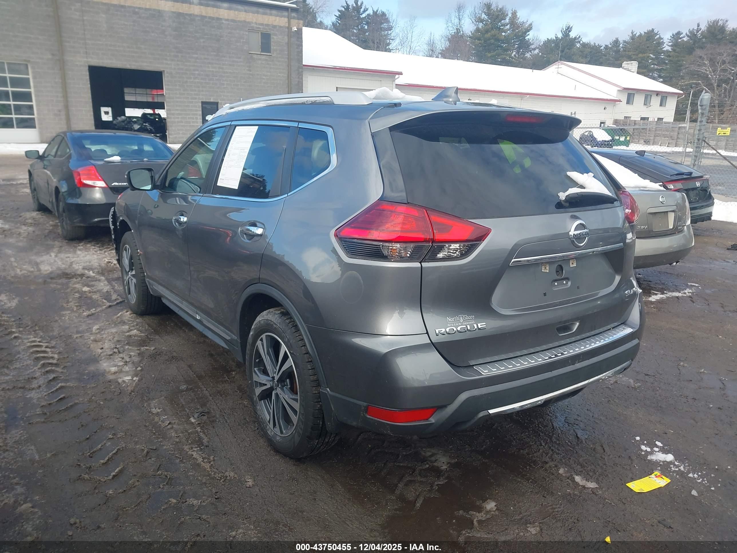 NISSAN ROGUE image 3