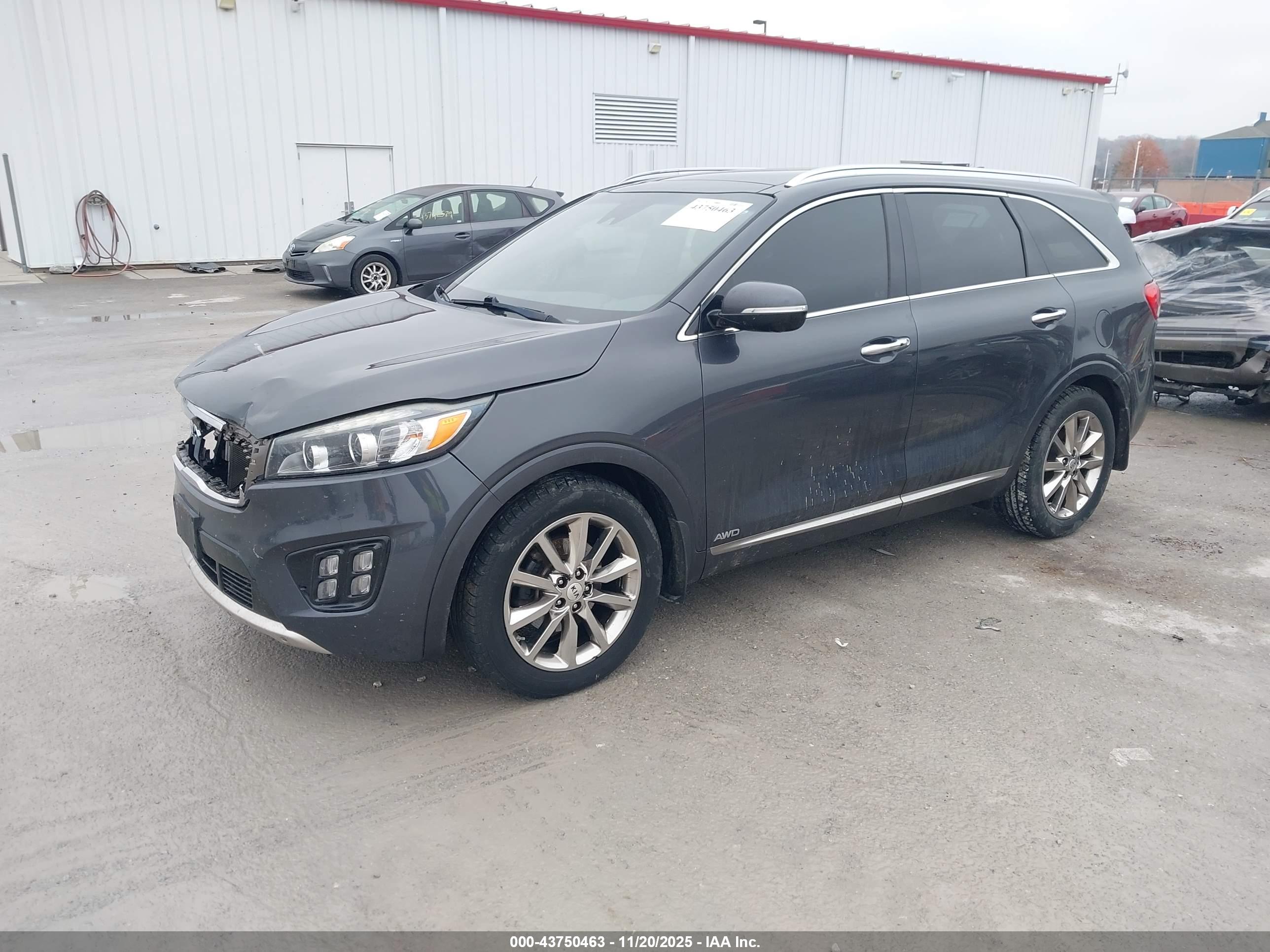 KIA SORENTO image 2