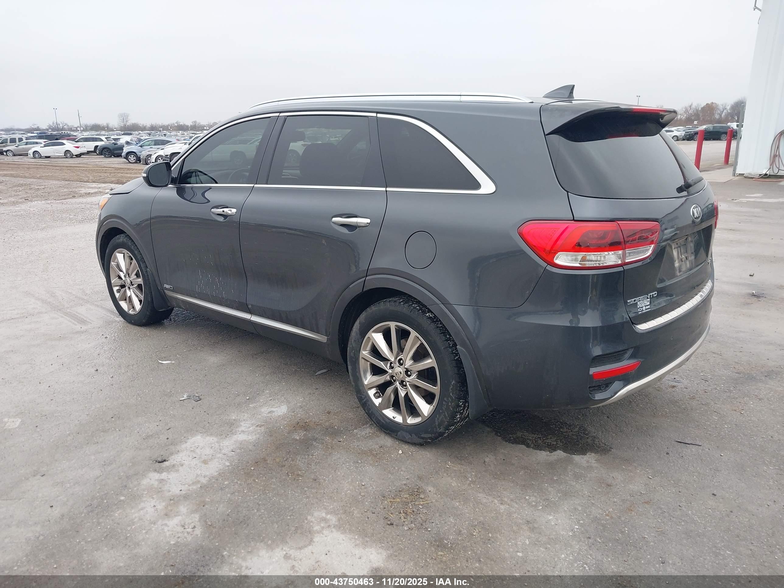 KIA SORENTO image 3