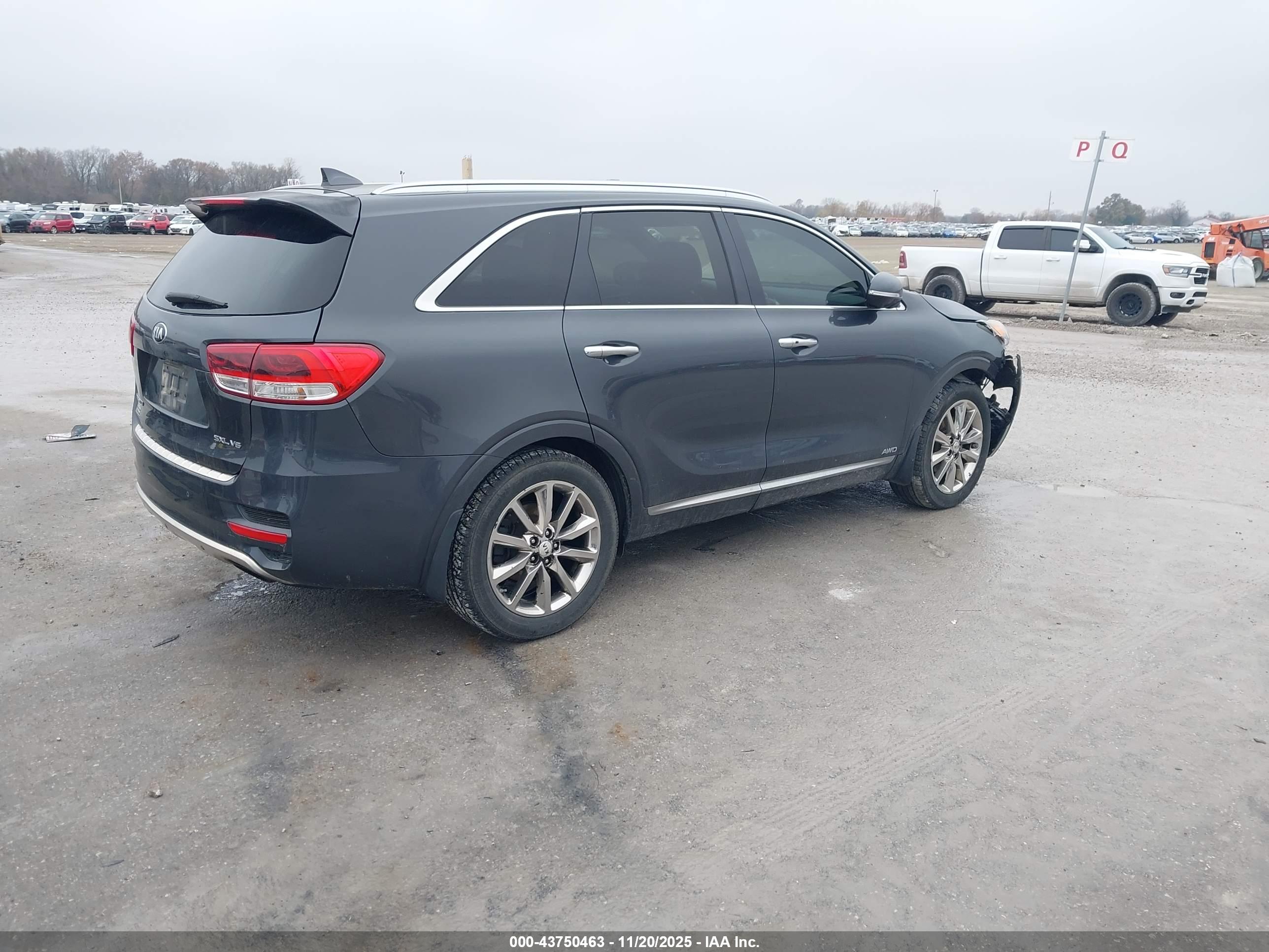KIA SORENTO image 4