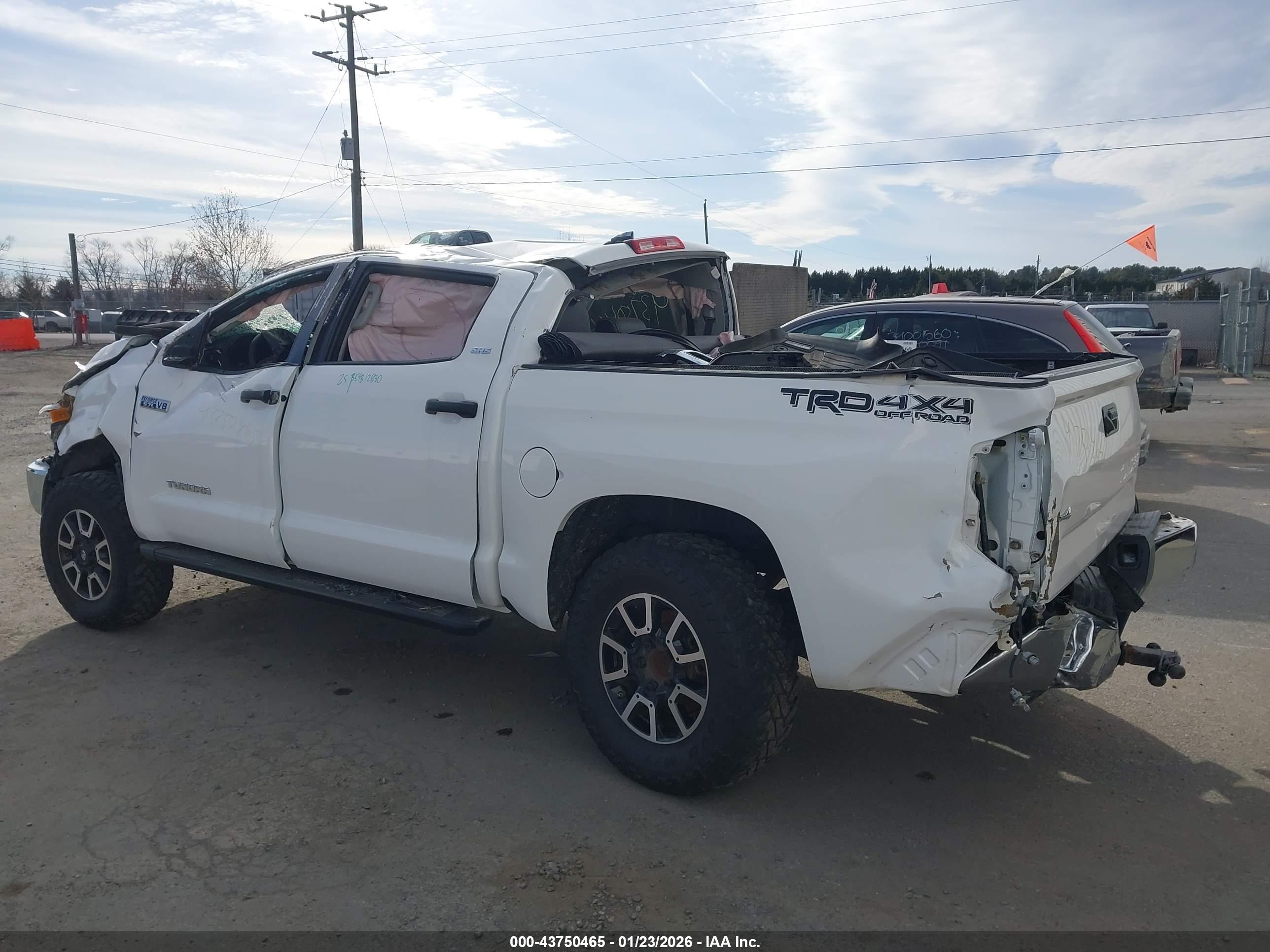 TOYOTA TUNDRA image 3