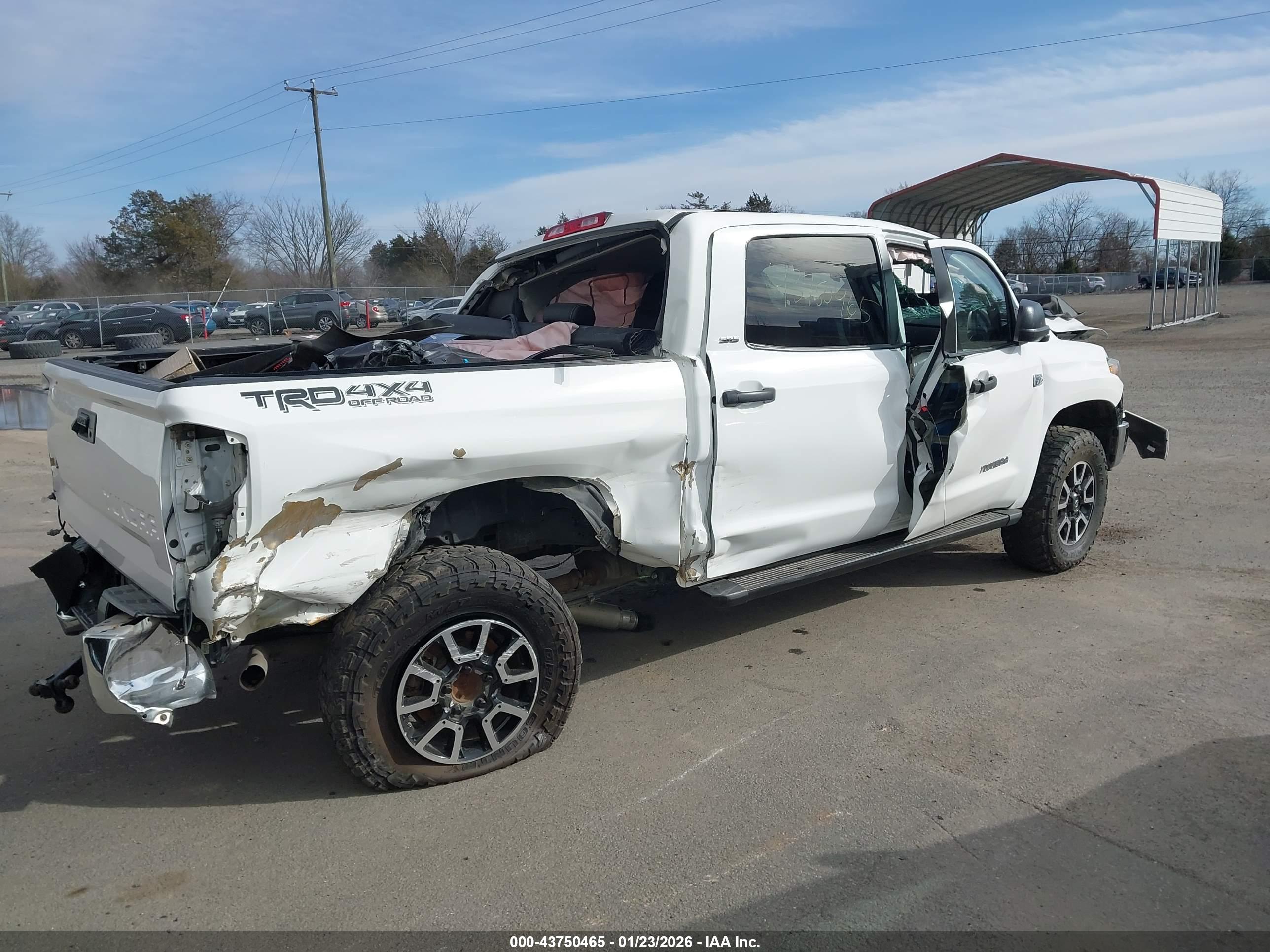 TOYOTA TUNDRA image 4
