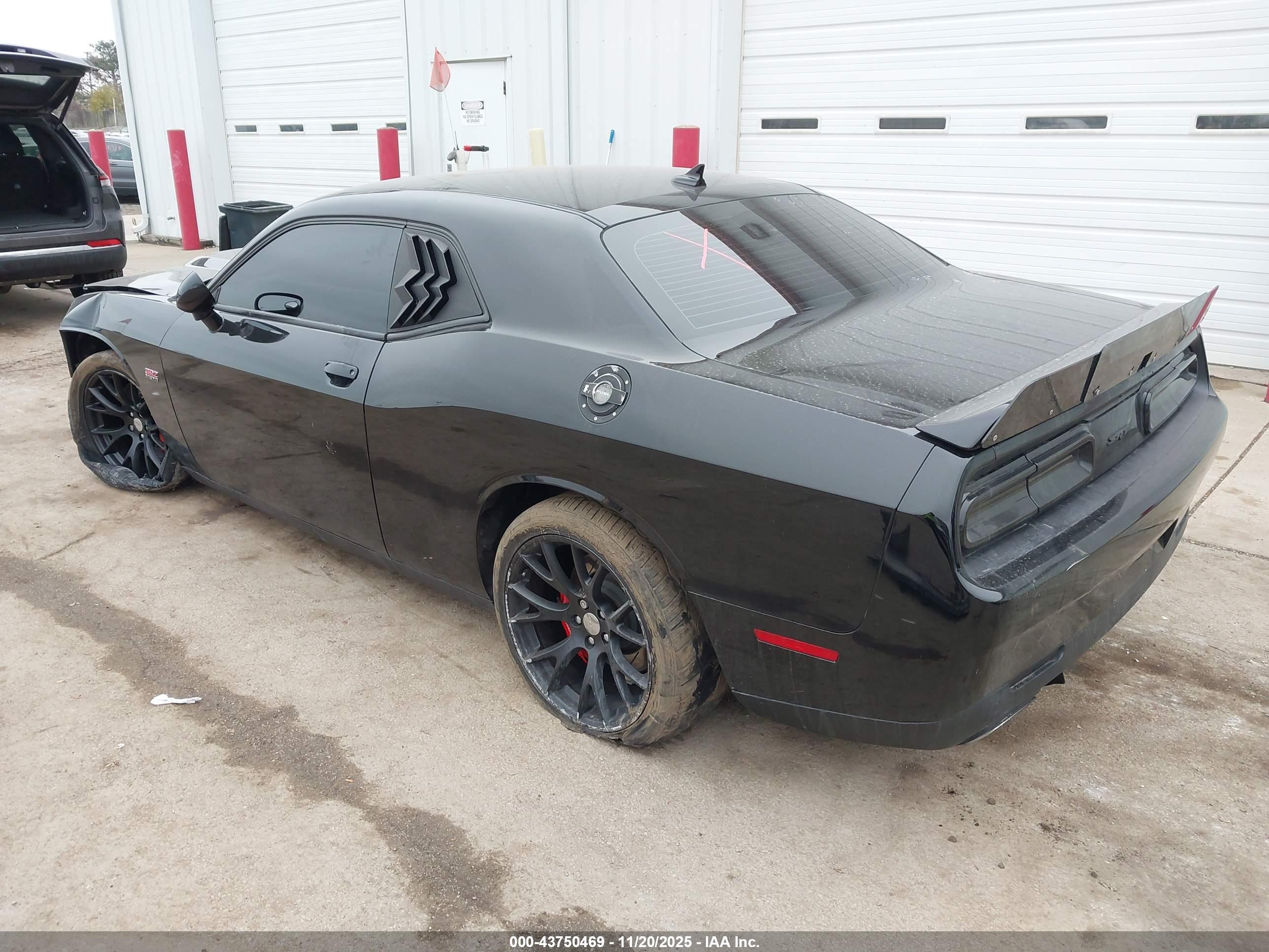 DODGE CHALLENGER image 3