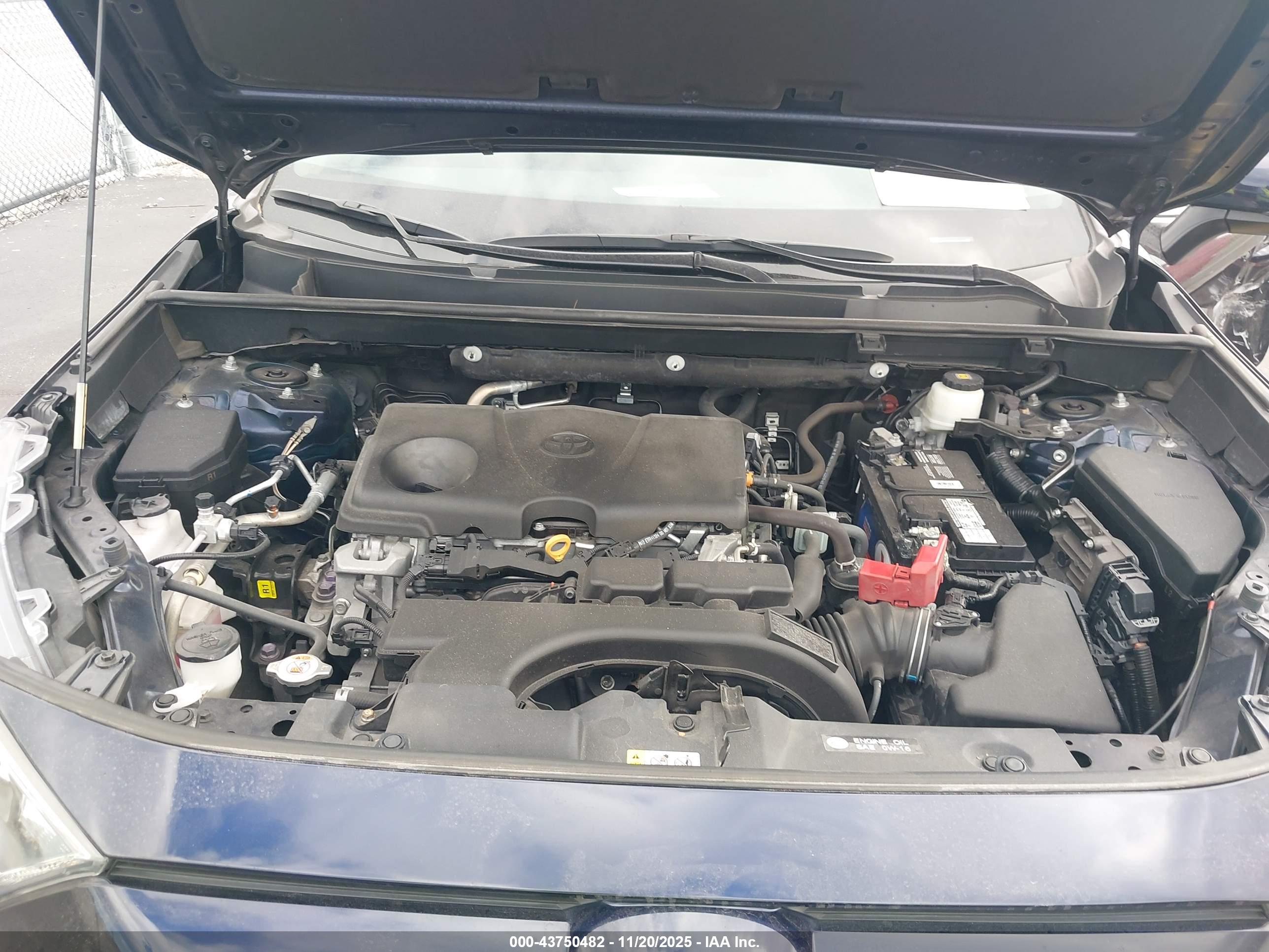 TOYOTA RAV4 image 10