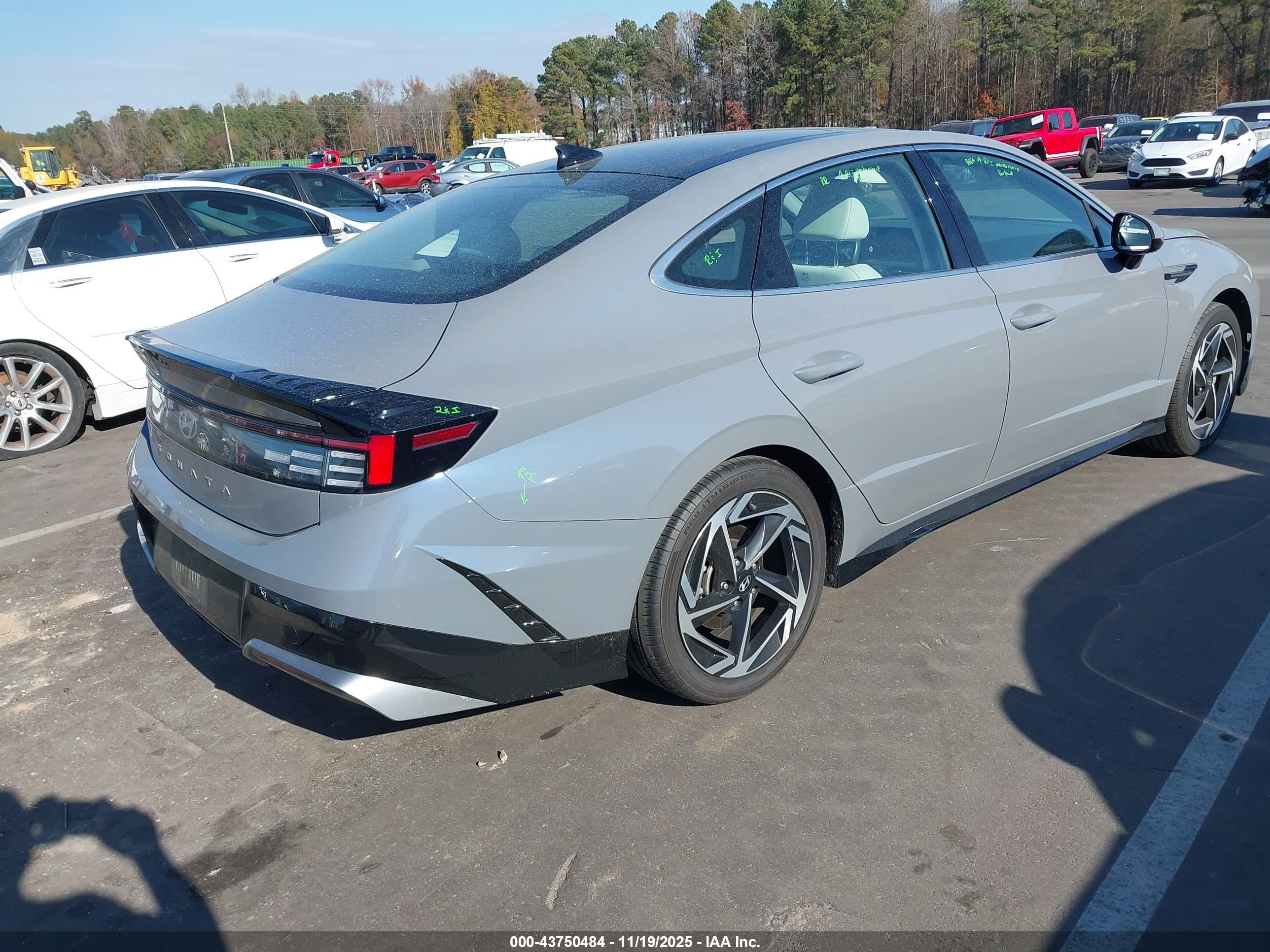 HYUNDAI SONATA image 4