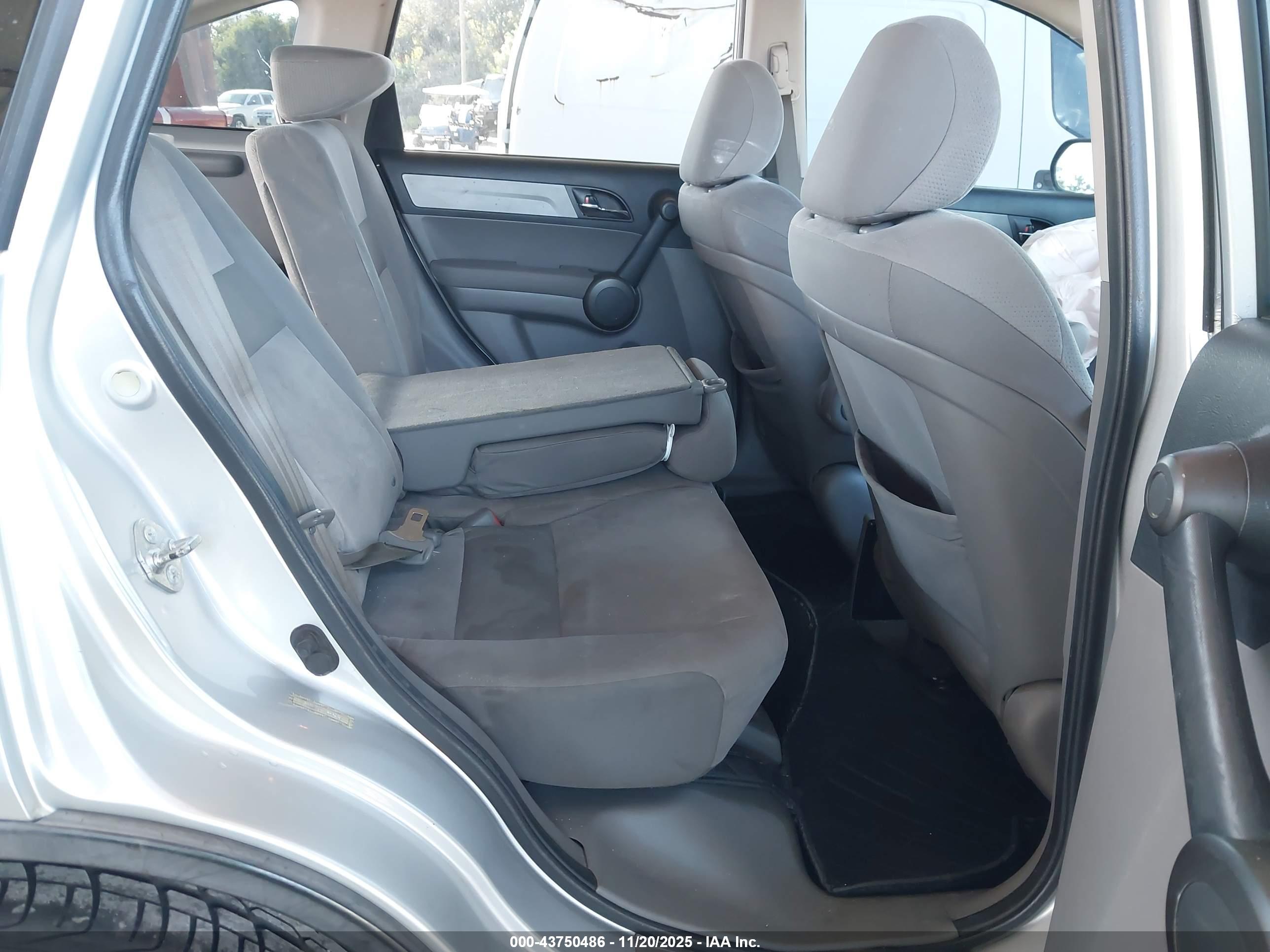 HONDA CR-V image 8