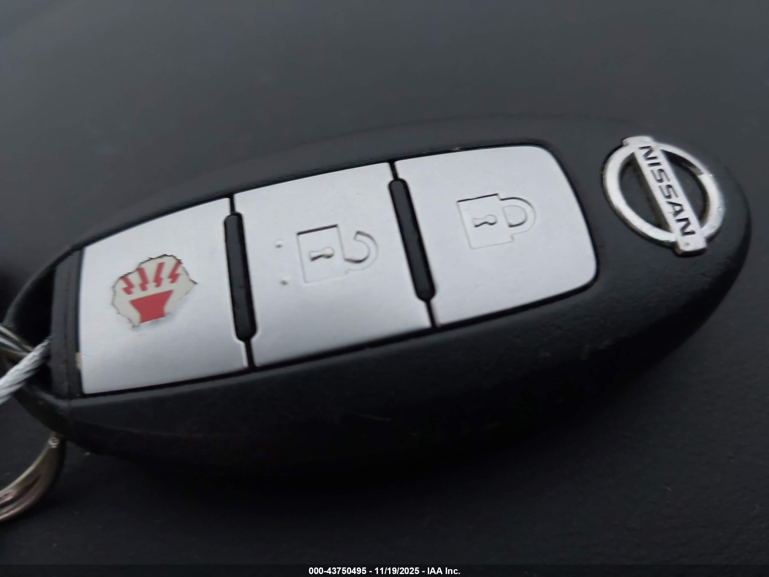 NISSAN MURANO image 11