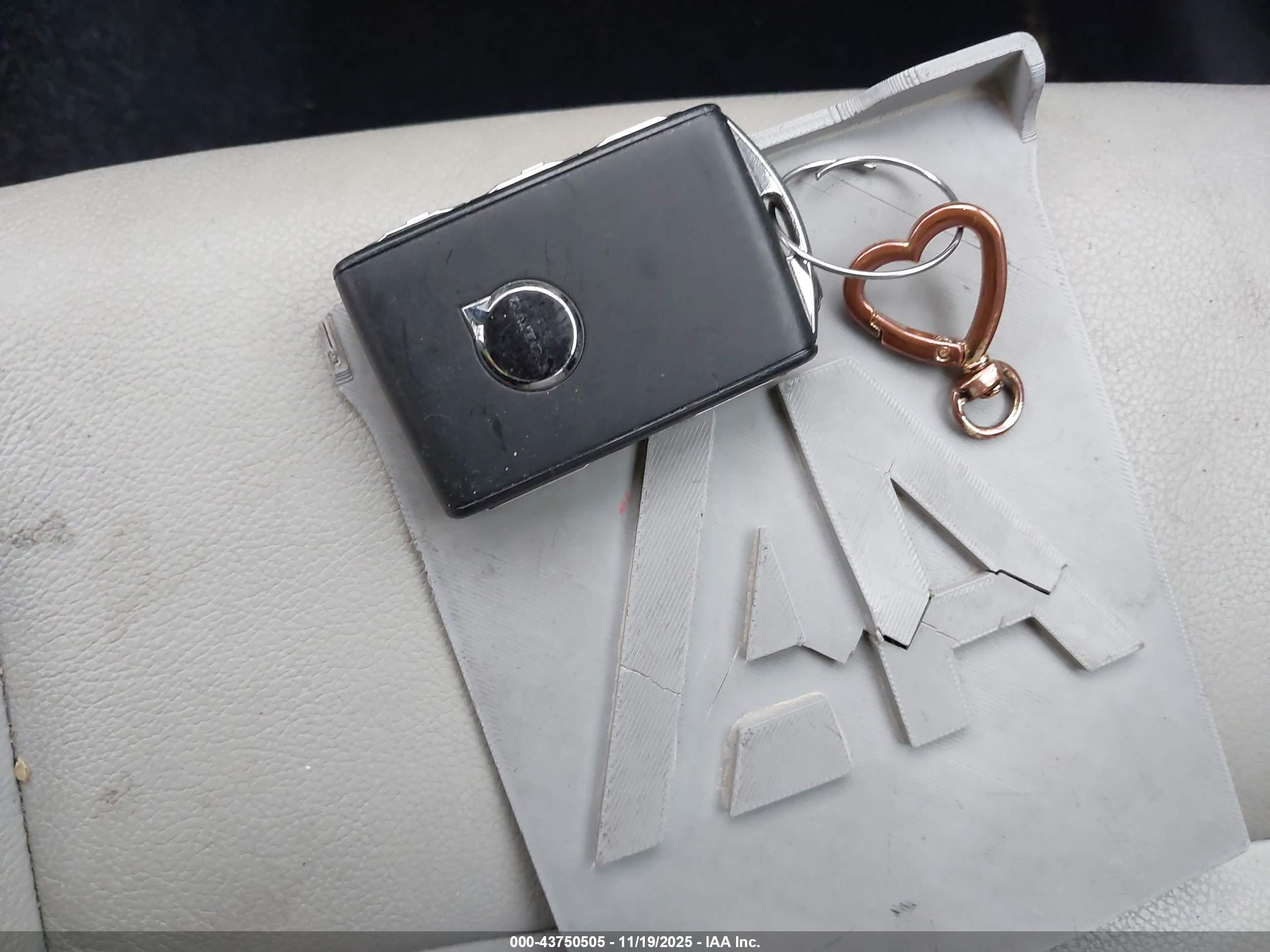 VOLVO XC40 image 11