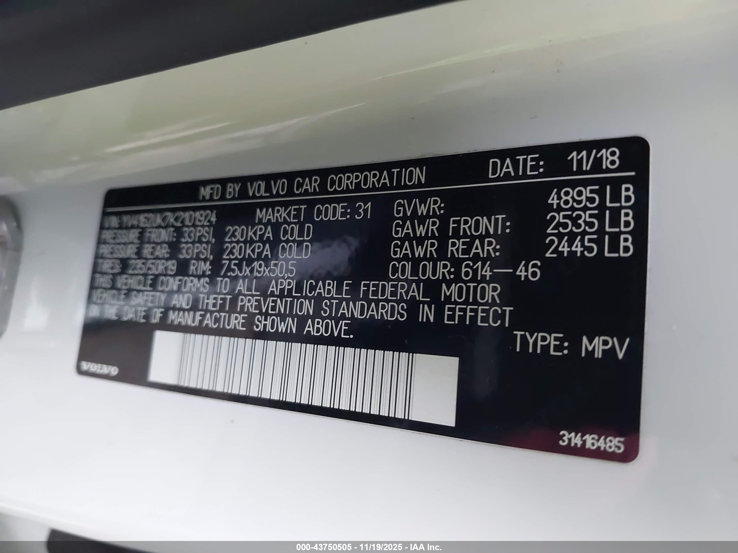 VOLVO XC40 image 9