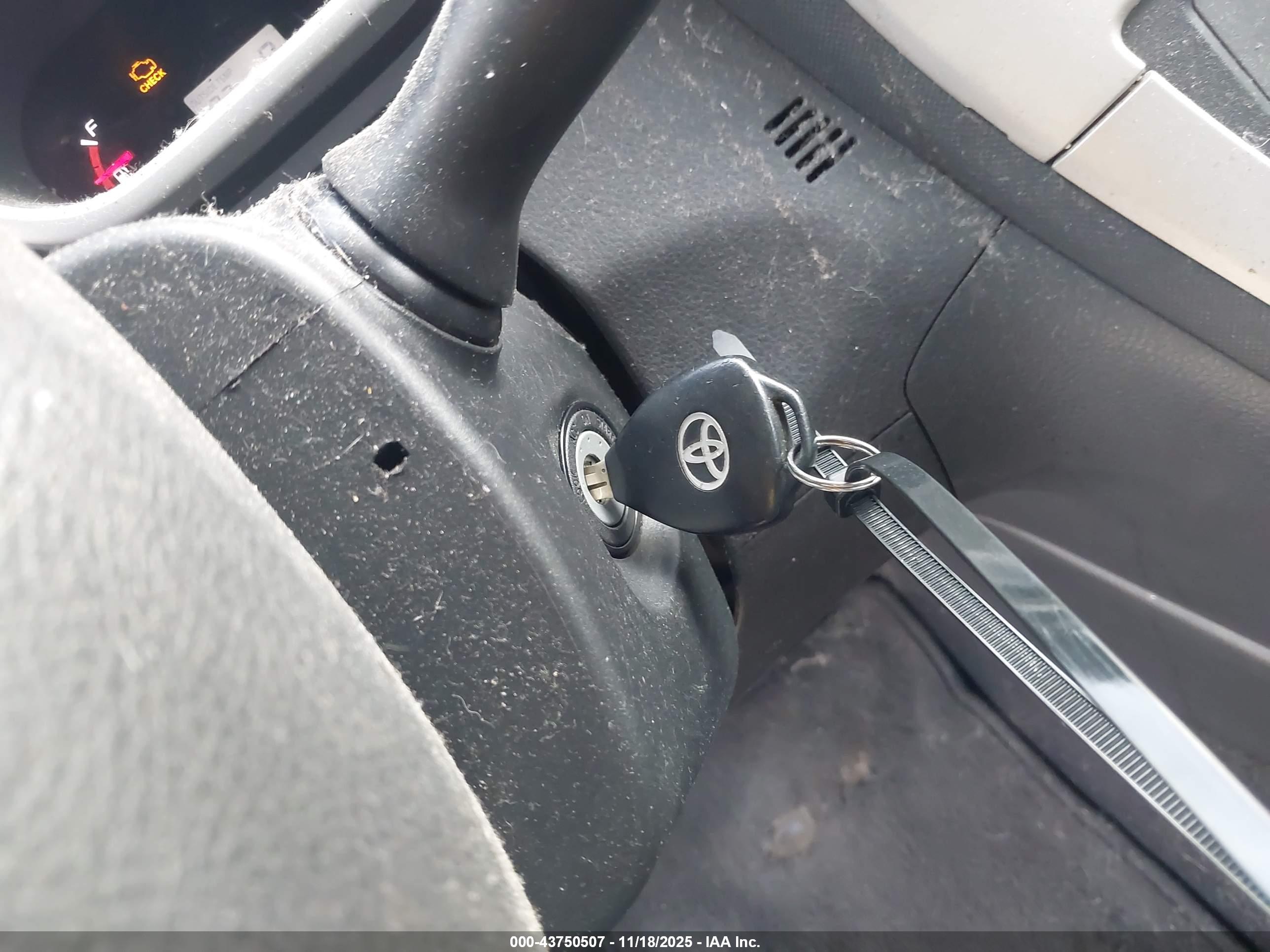 TOYOTA MATRIX image 11