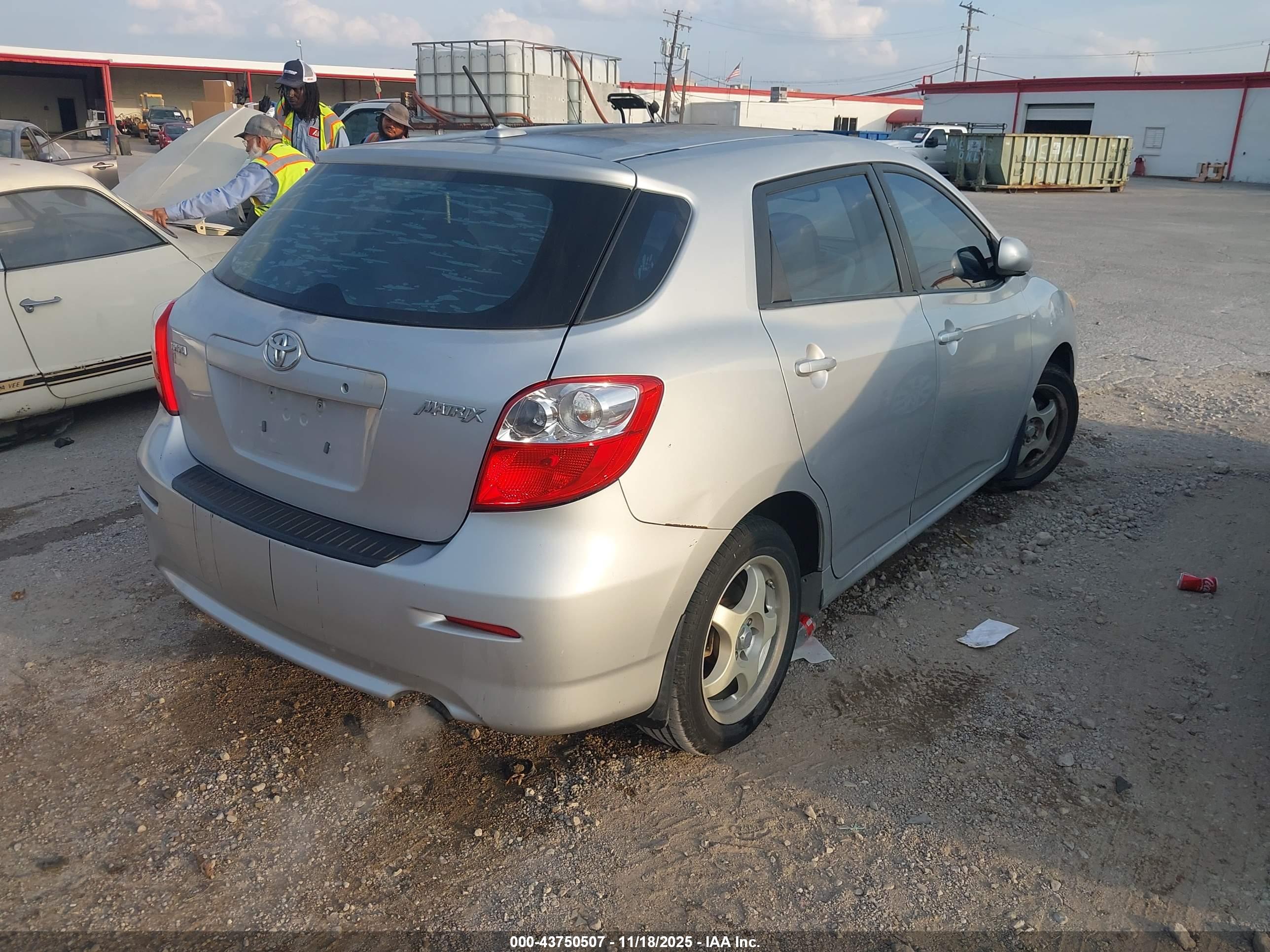 TOYOTA MATRIX image 4