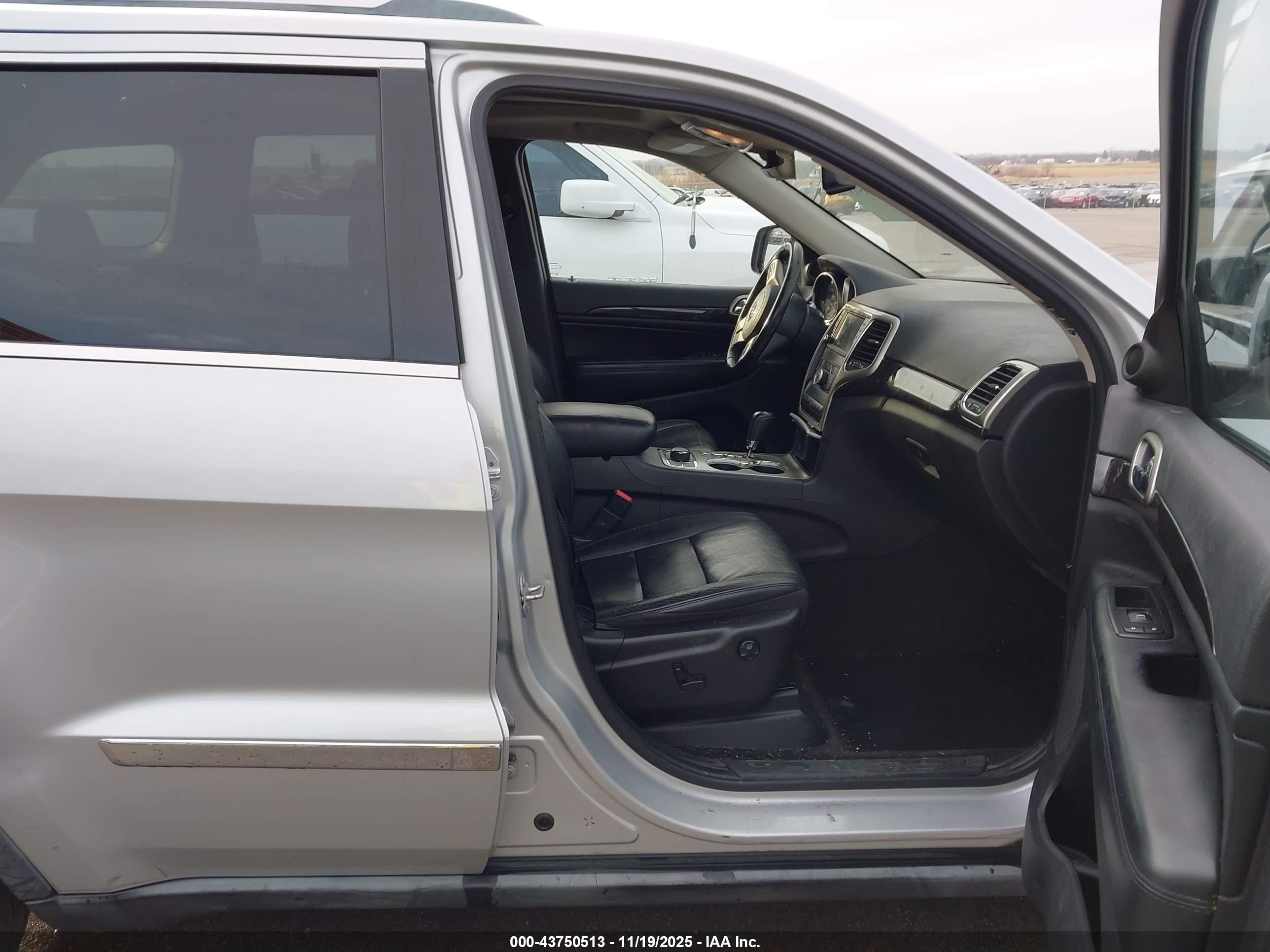 JEEP GRAND image 5