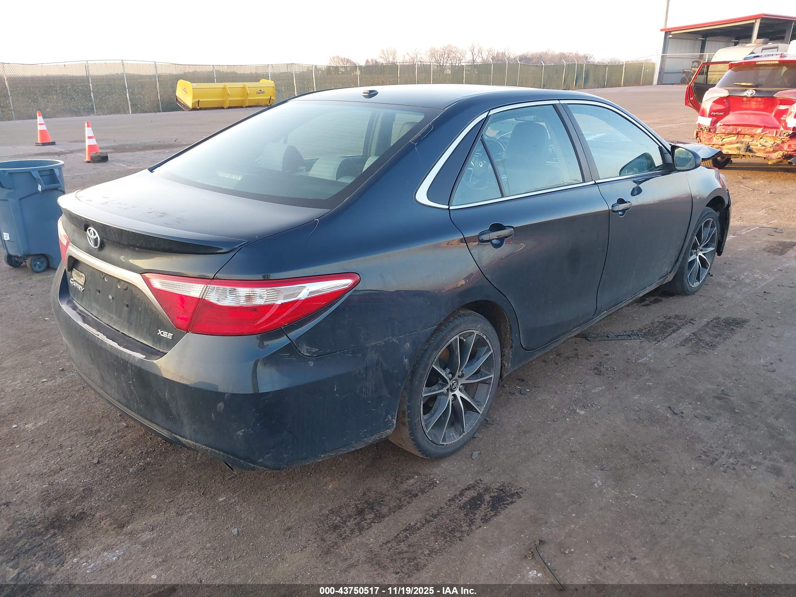 TOYOTA CAMRY image 4