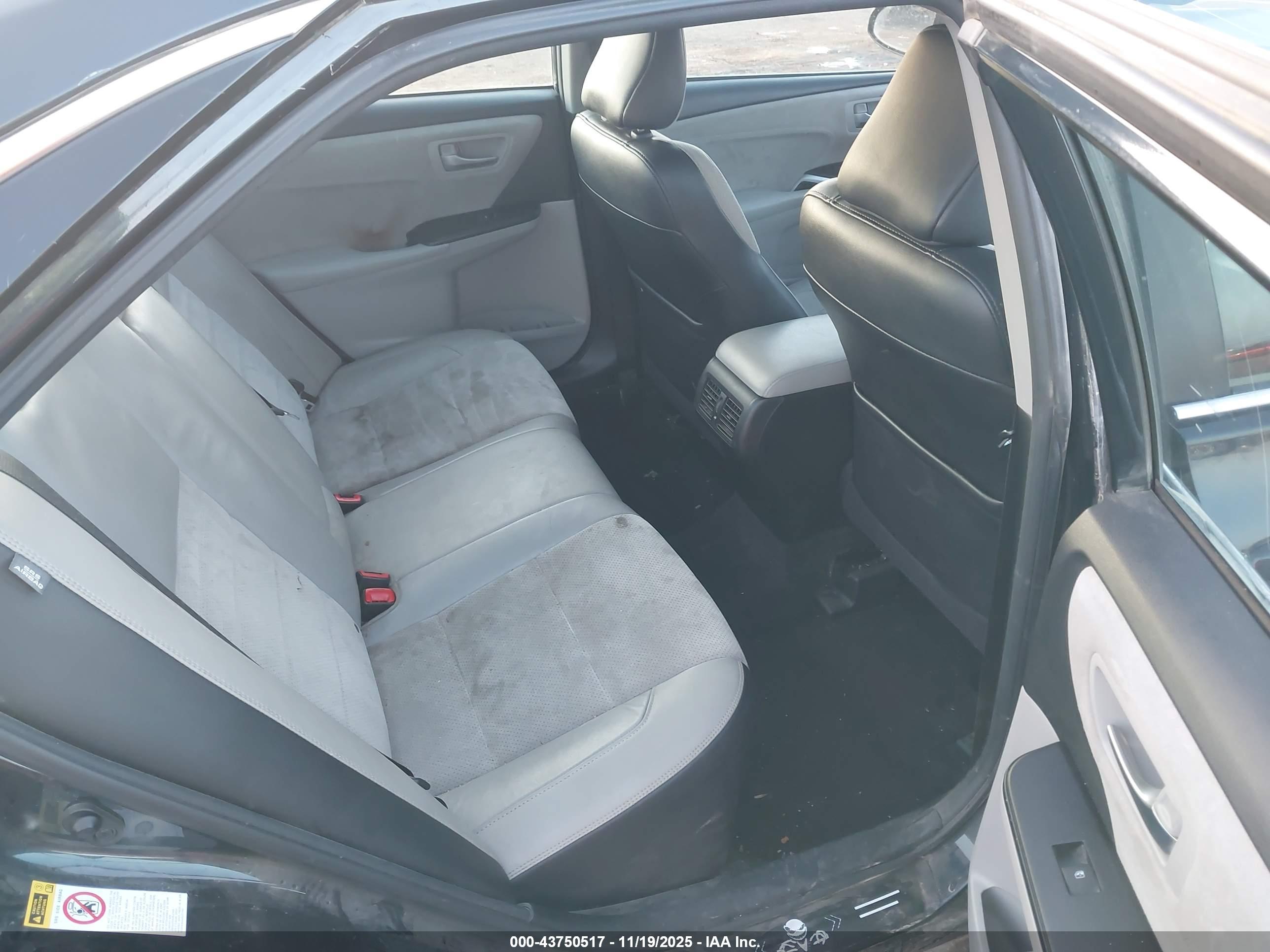 TOYOTA CAMRY image 8