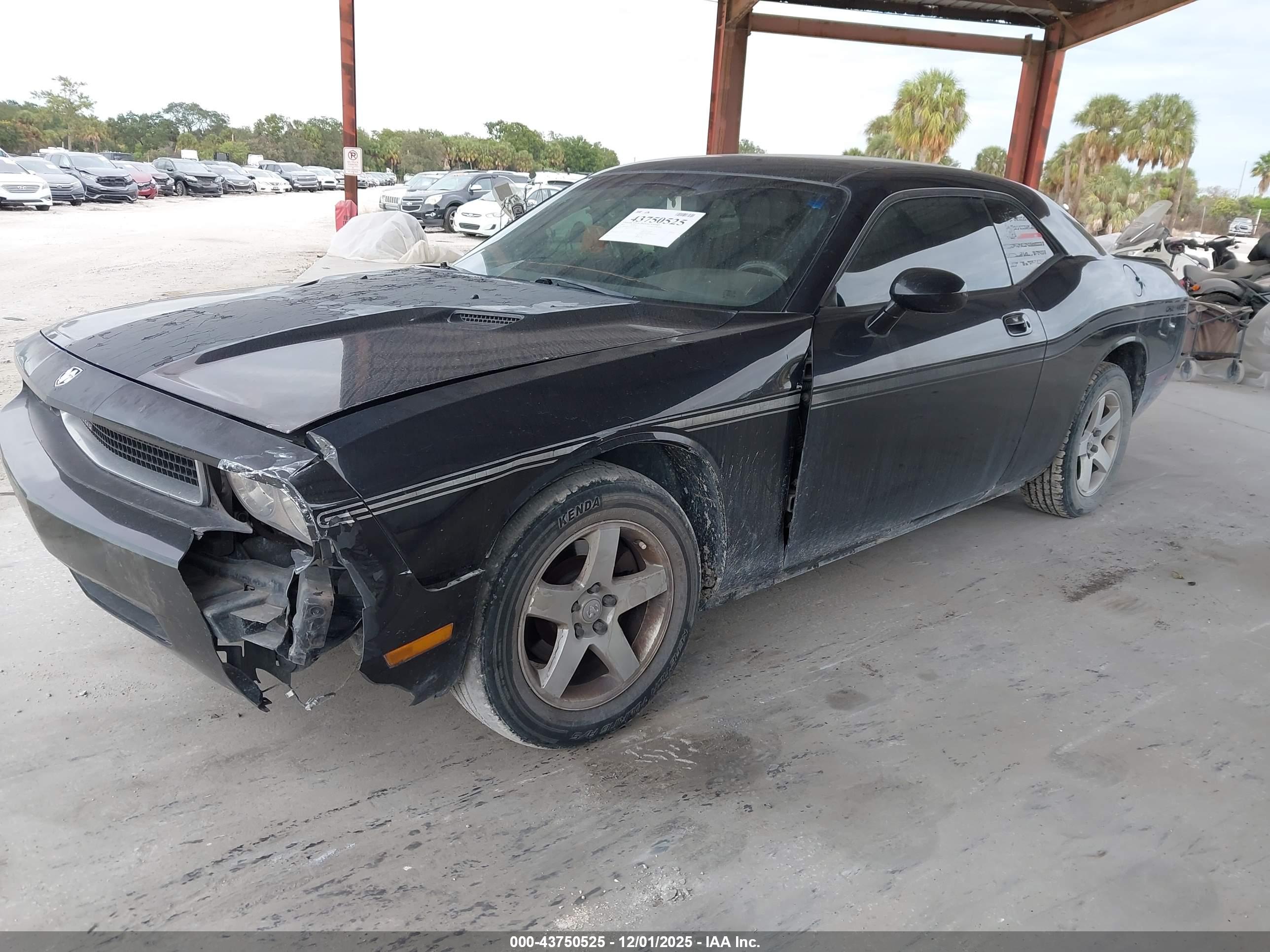 DODGE CHALLENGER image 2