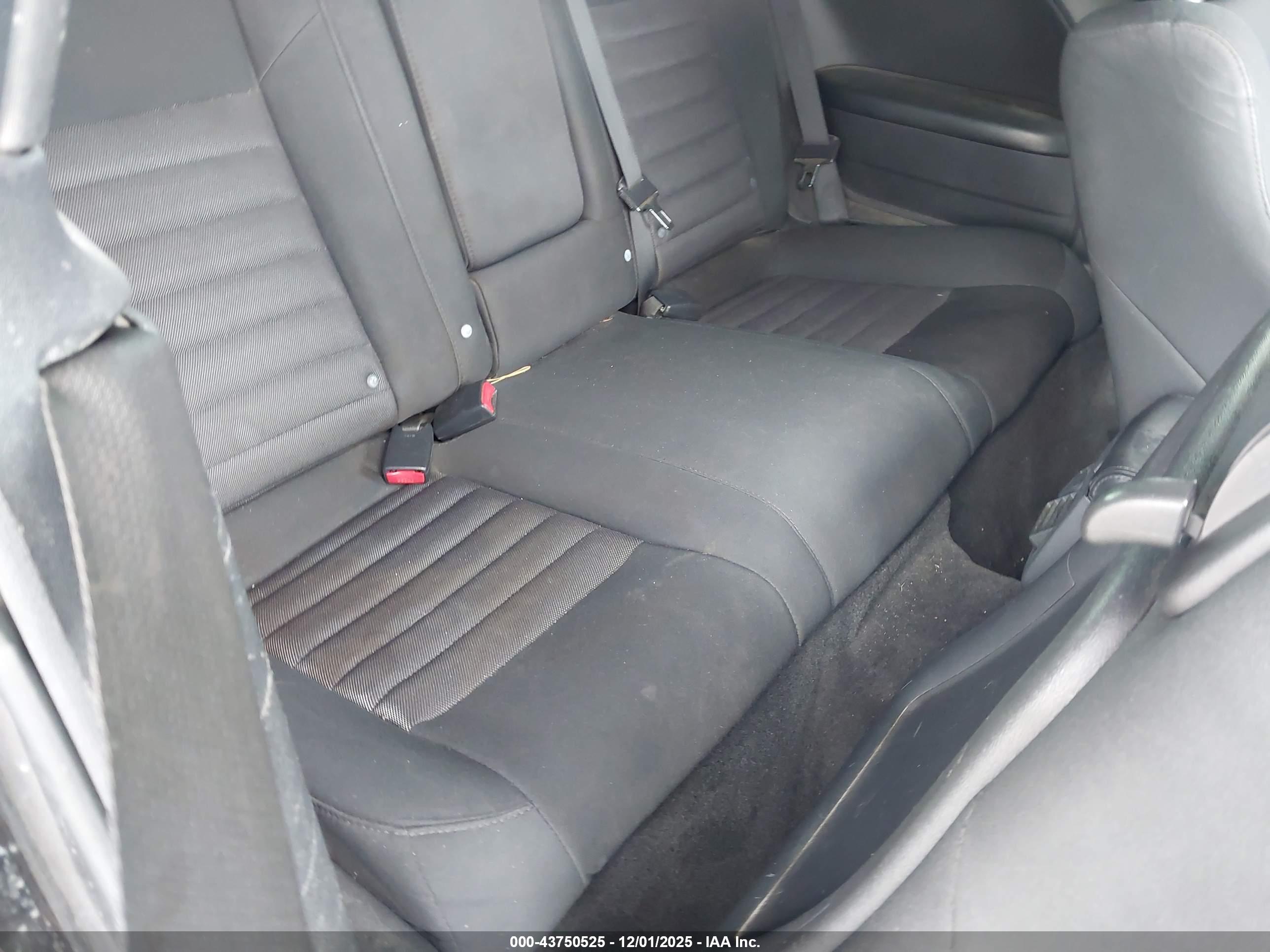 DODGE CHALLENGER image 8