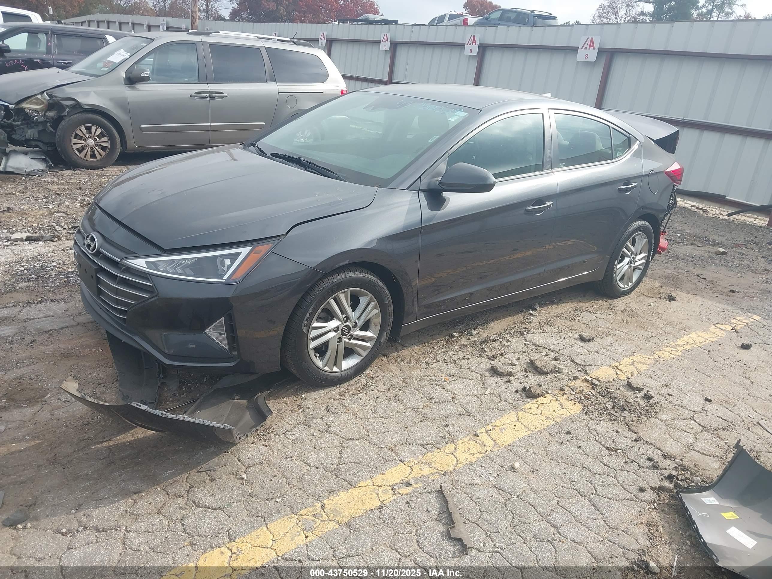 HYUNDAI ELANTRA image 2