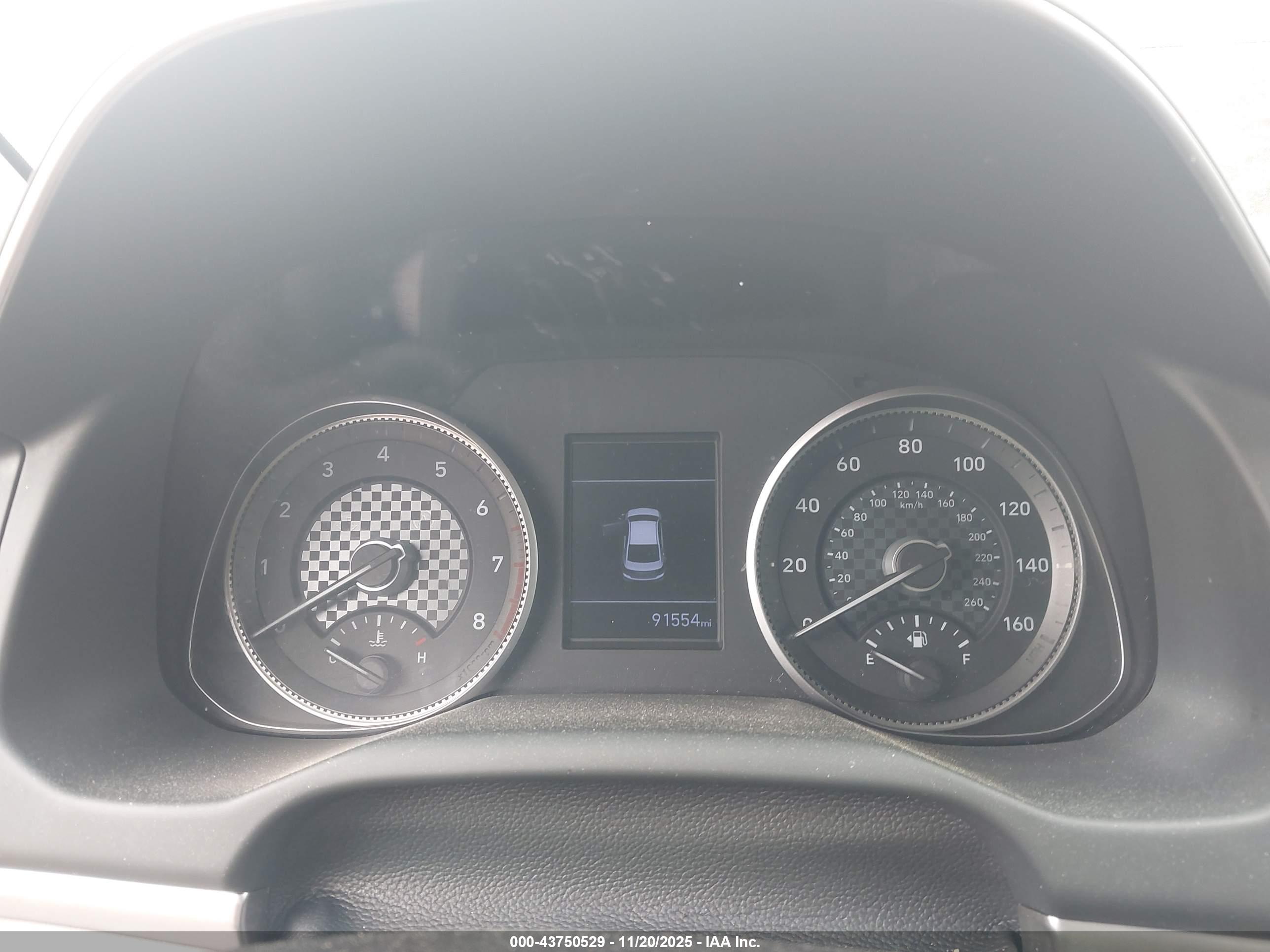 HYUNDAI ELANTRA image 7